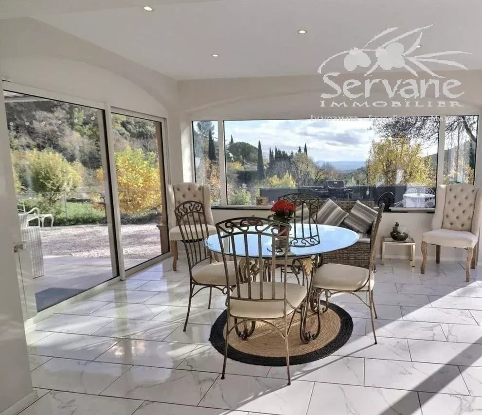 Cotignac 4 bedrooms, swimming pool and view