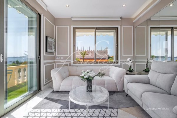 2-Bedroom Apartment in Cannes — photo 3