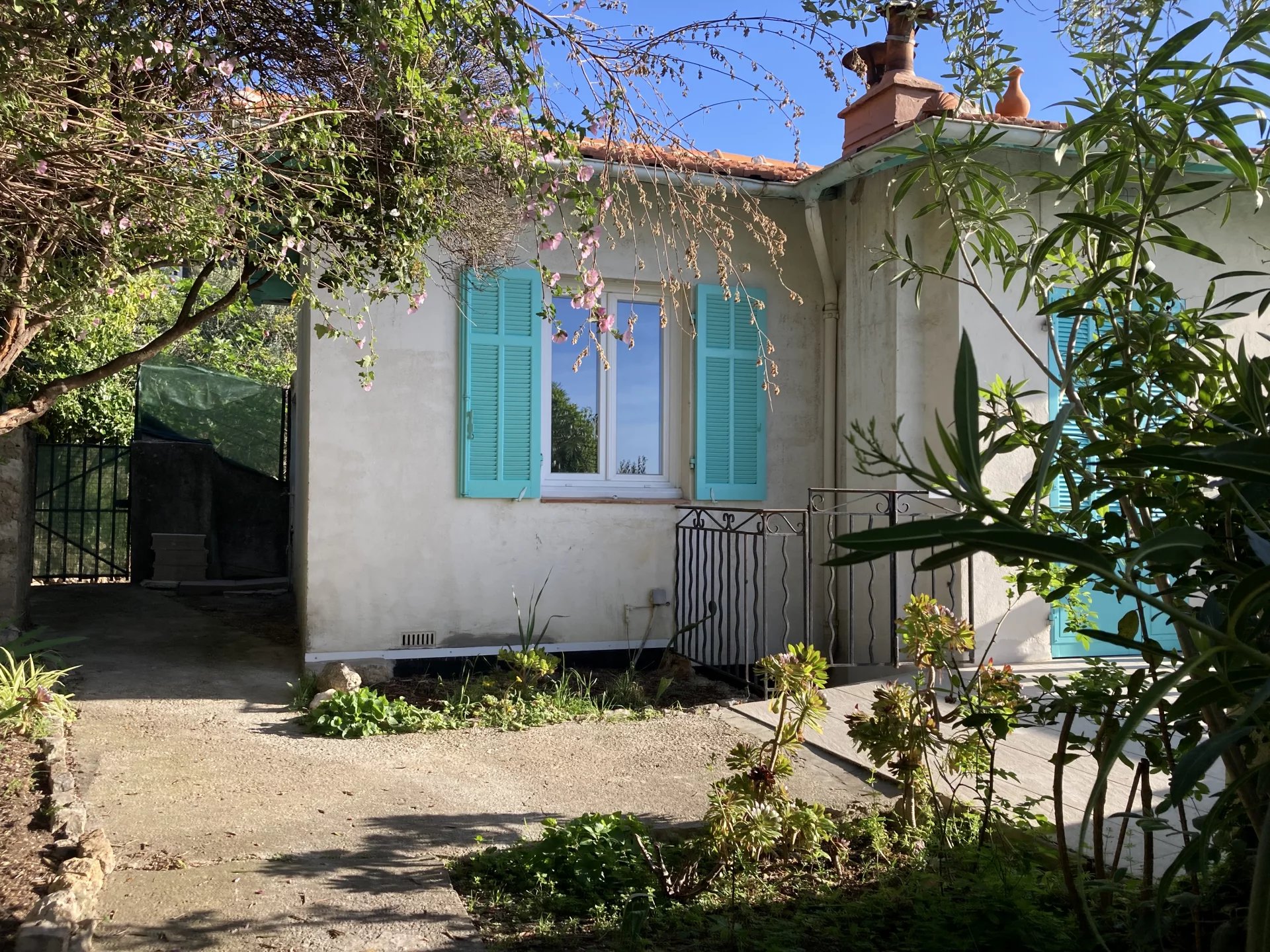 2/3 PIECES 48.14 M²