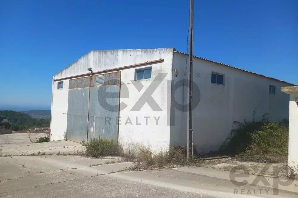 🏢 Armazém  com 302 m2 para Venda em Cela – Alcobaça