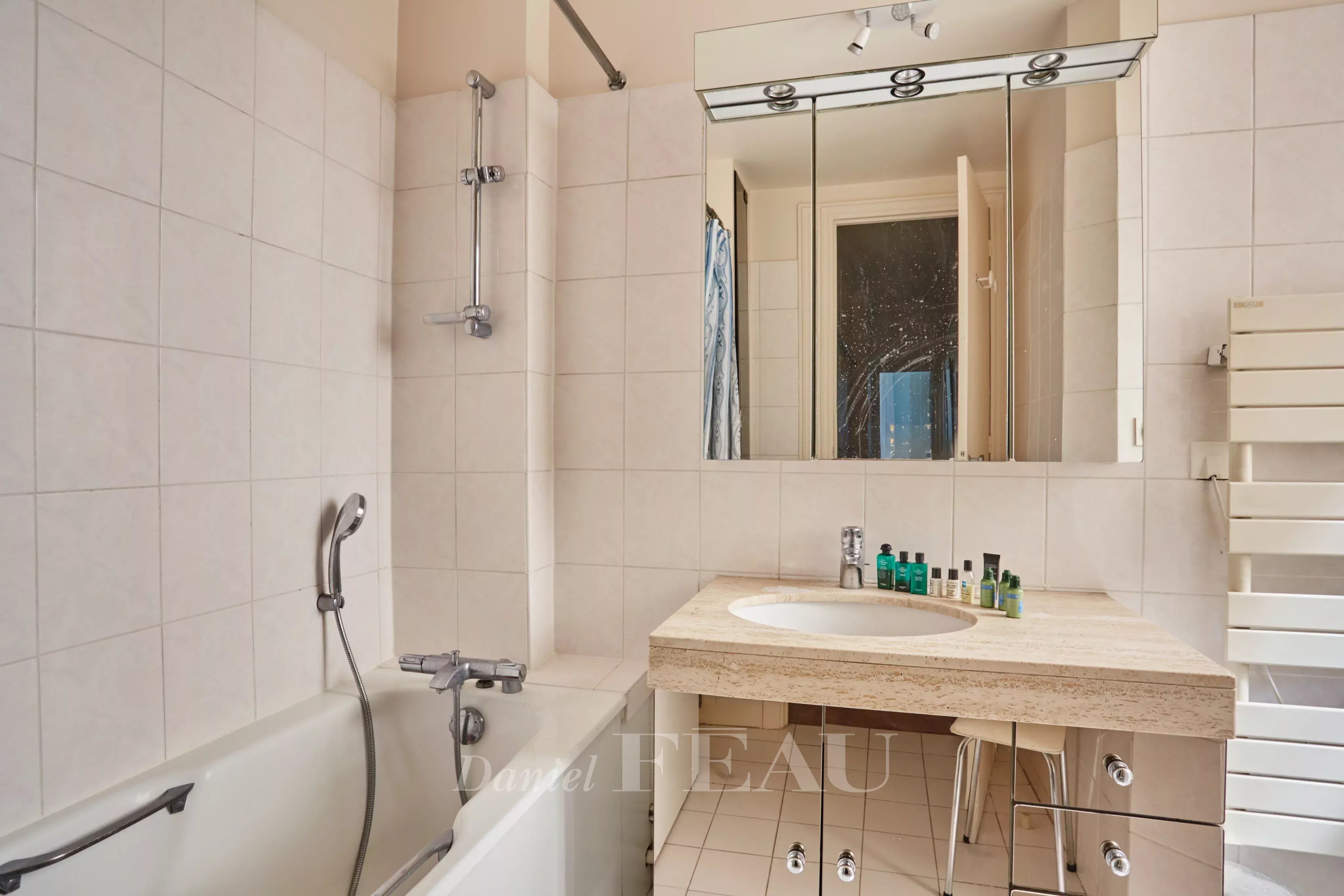 Sale Apartment Paris 7th