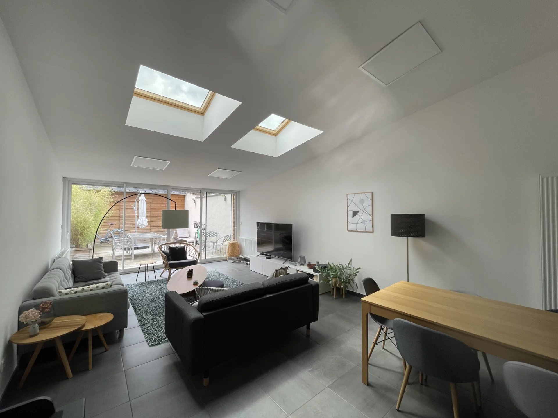 MAISON TYPE 5 AVEC TERRASSE COLISEUM CENTRE VILLE AMIENS