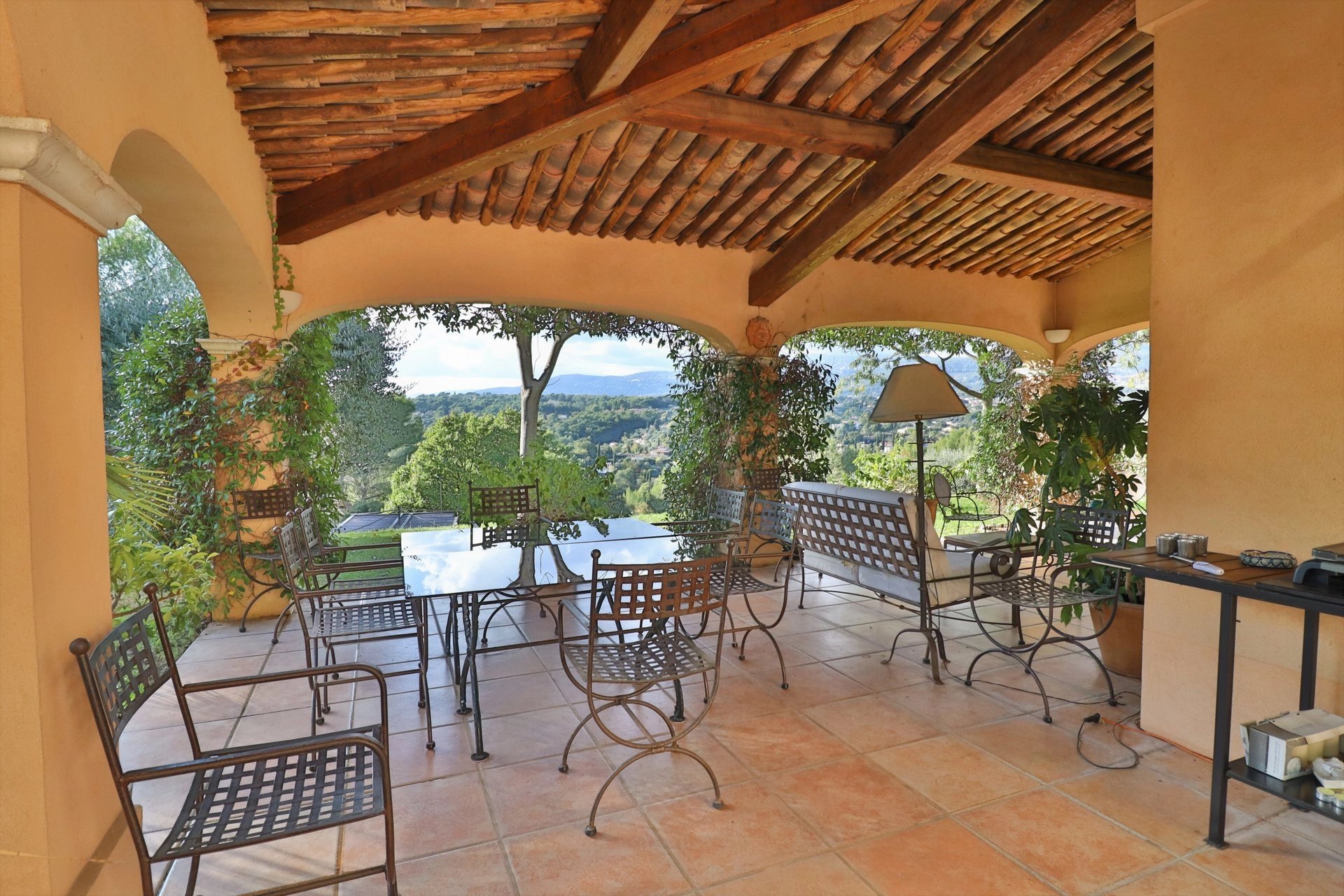 In der Nähe von Mougins, 3 Hektar, schöne ländliche Umgebung