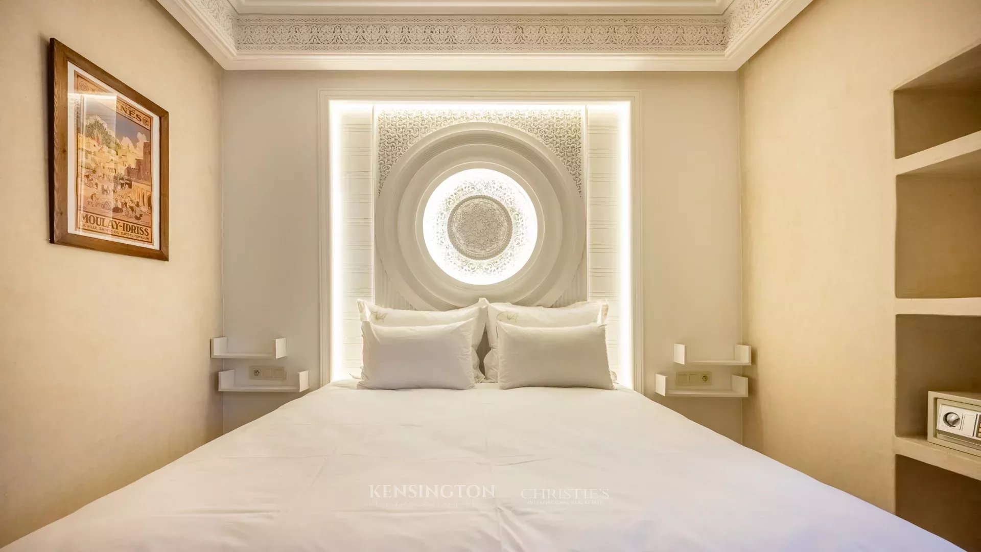 8 Bedroom Villa/Townhouse's Image 24