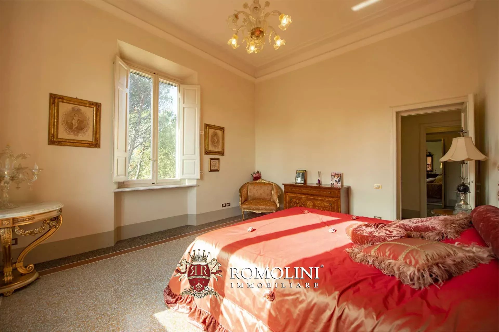 8 Bedroom Villa/Townhouse's Image 32