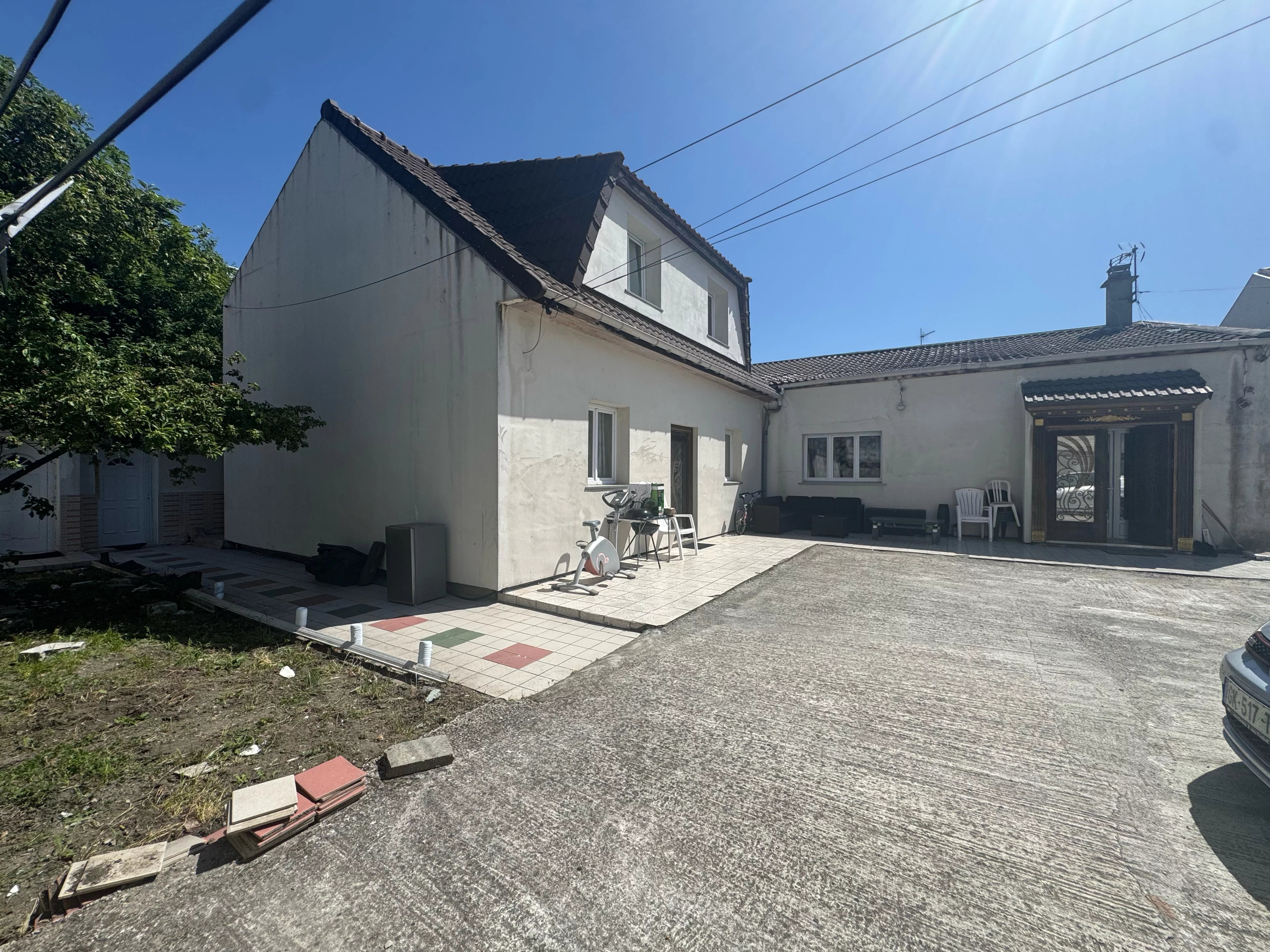 BOBIGNY - Ensemble immobilier avec fort potentiel de développement !