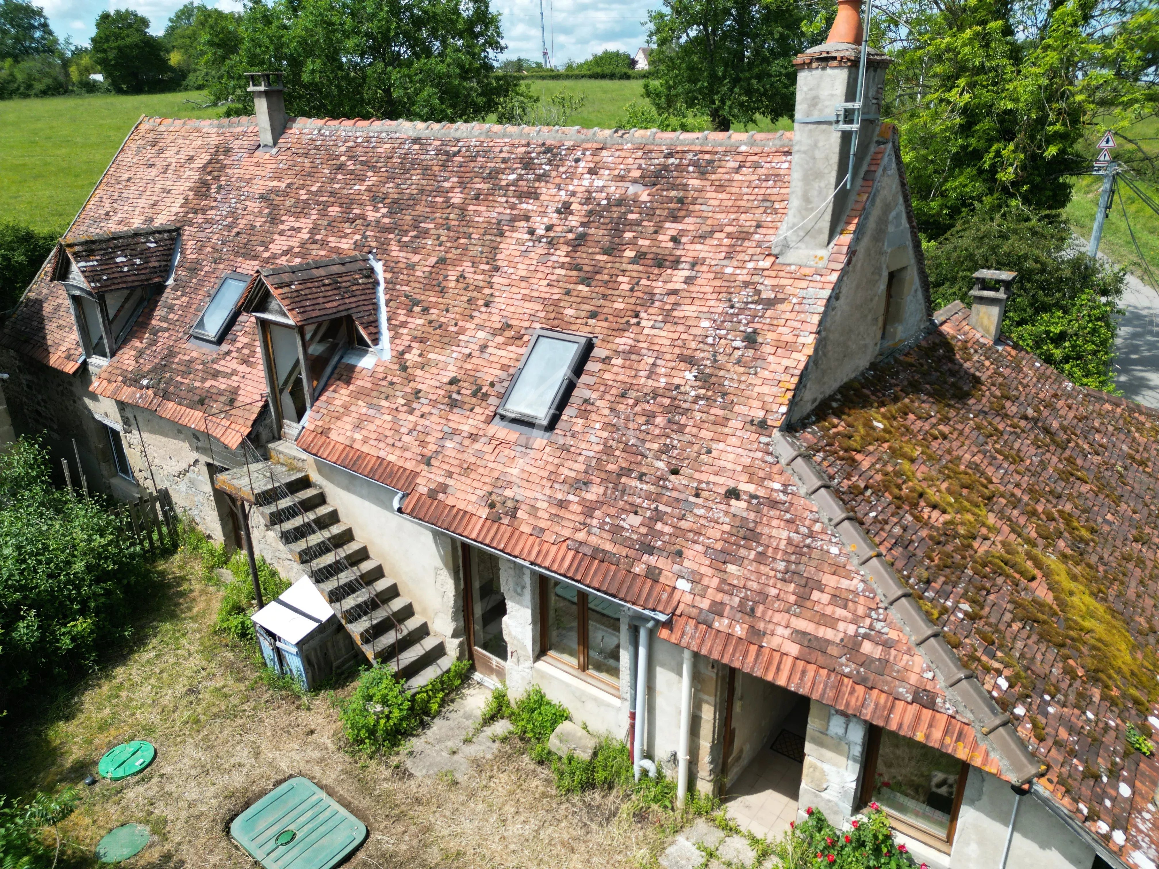 Longère 4 chambres sur 700 m² de jardin, Autry-Issard