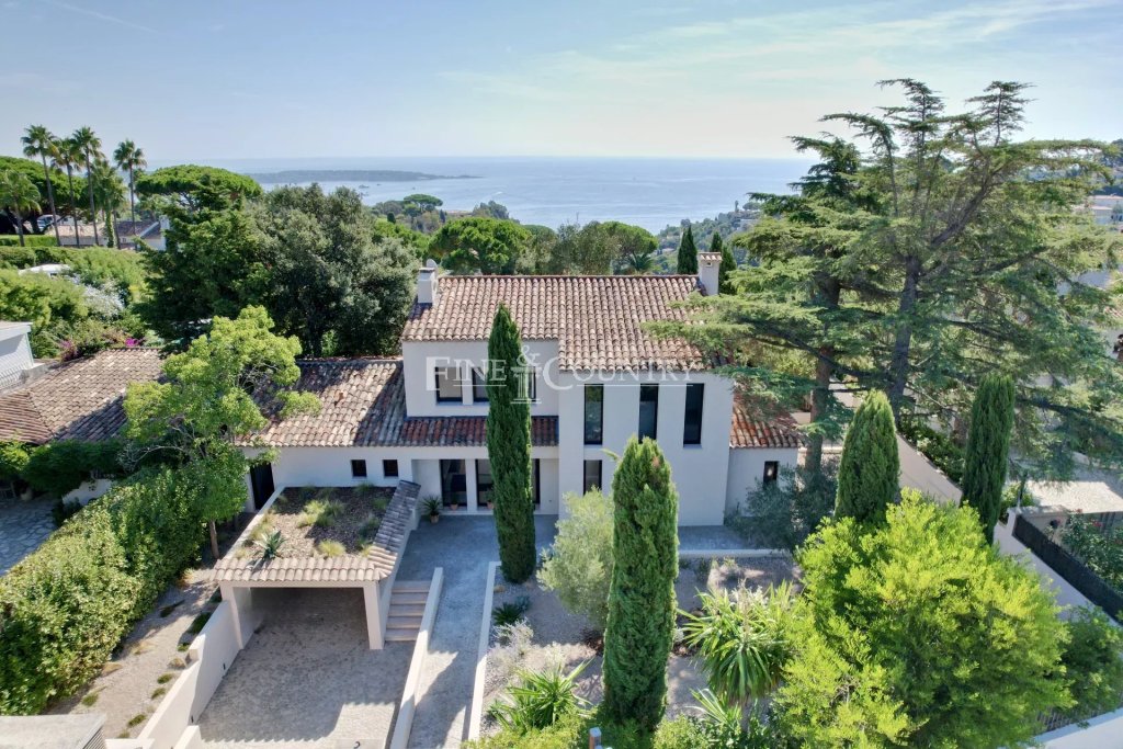 Villa for sale in Vallauris — Luxury Provençal Villa in Cannes with Sea Views | Family Estate