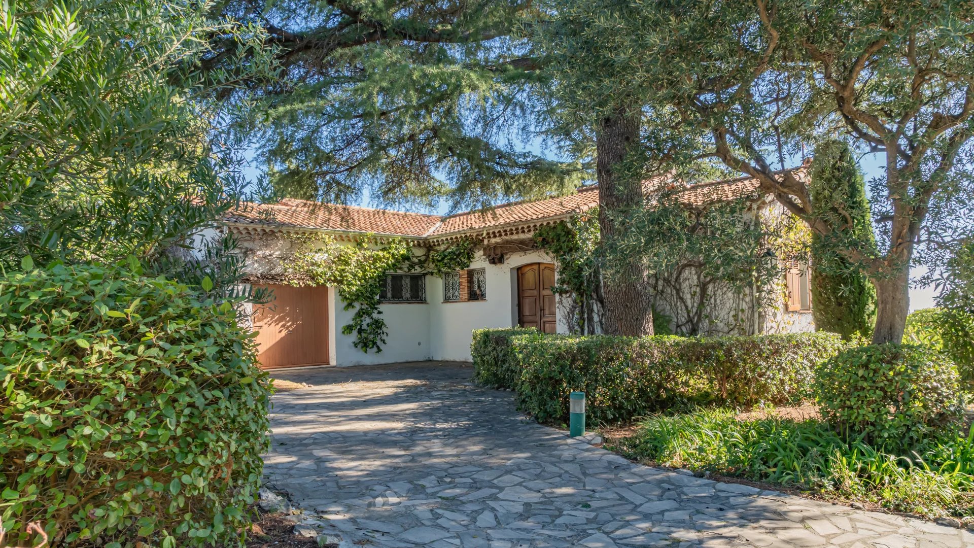 Maison provençale avec vue mer - fort potentiel