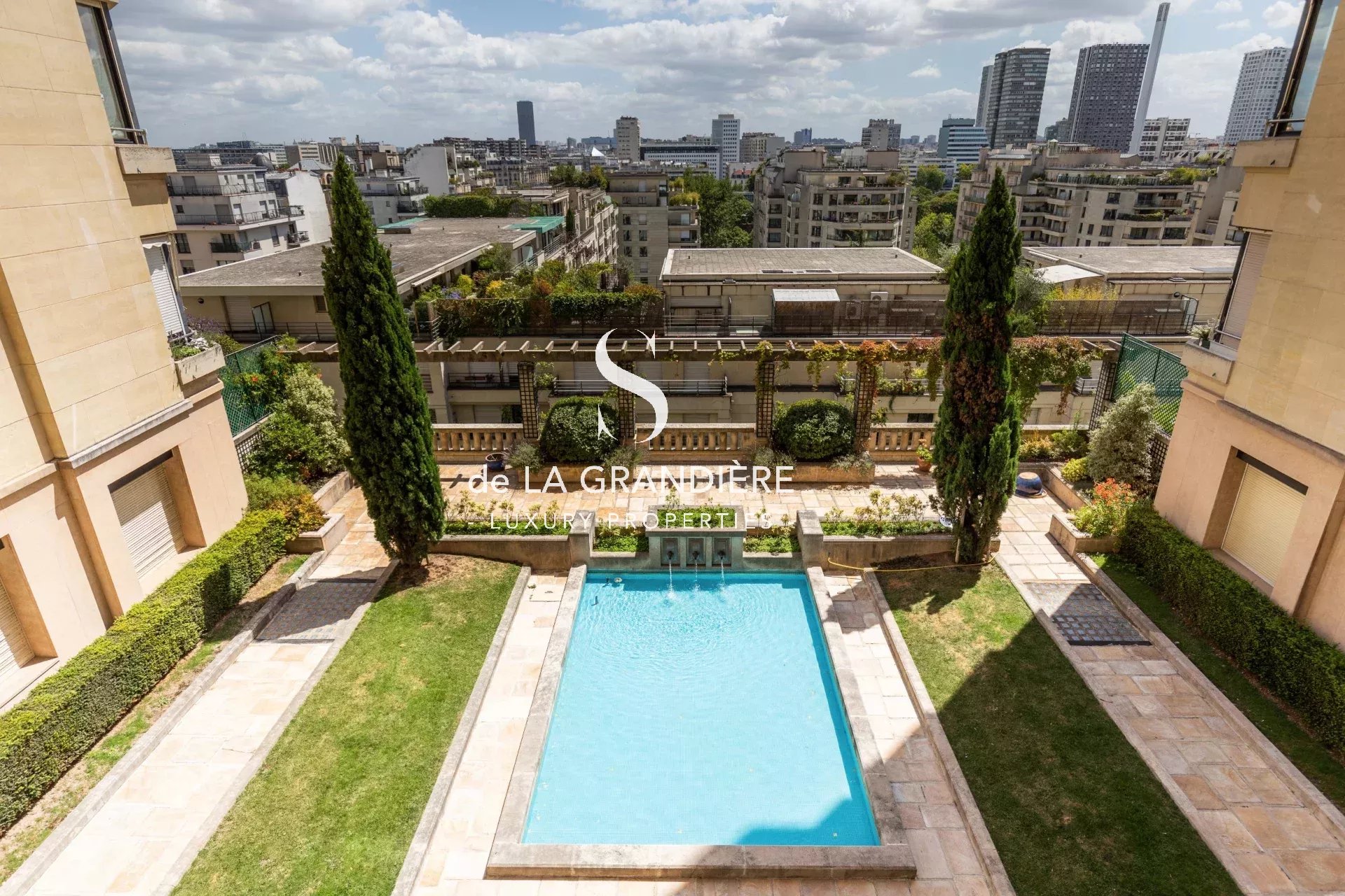 Exclusivité - Paris 16ème - Village de Passy - Pied à terre