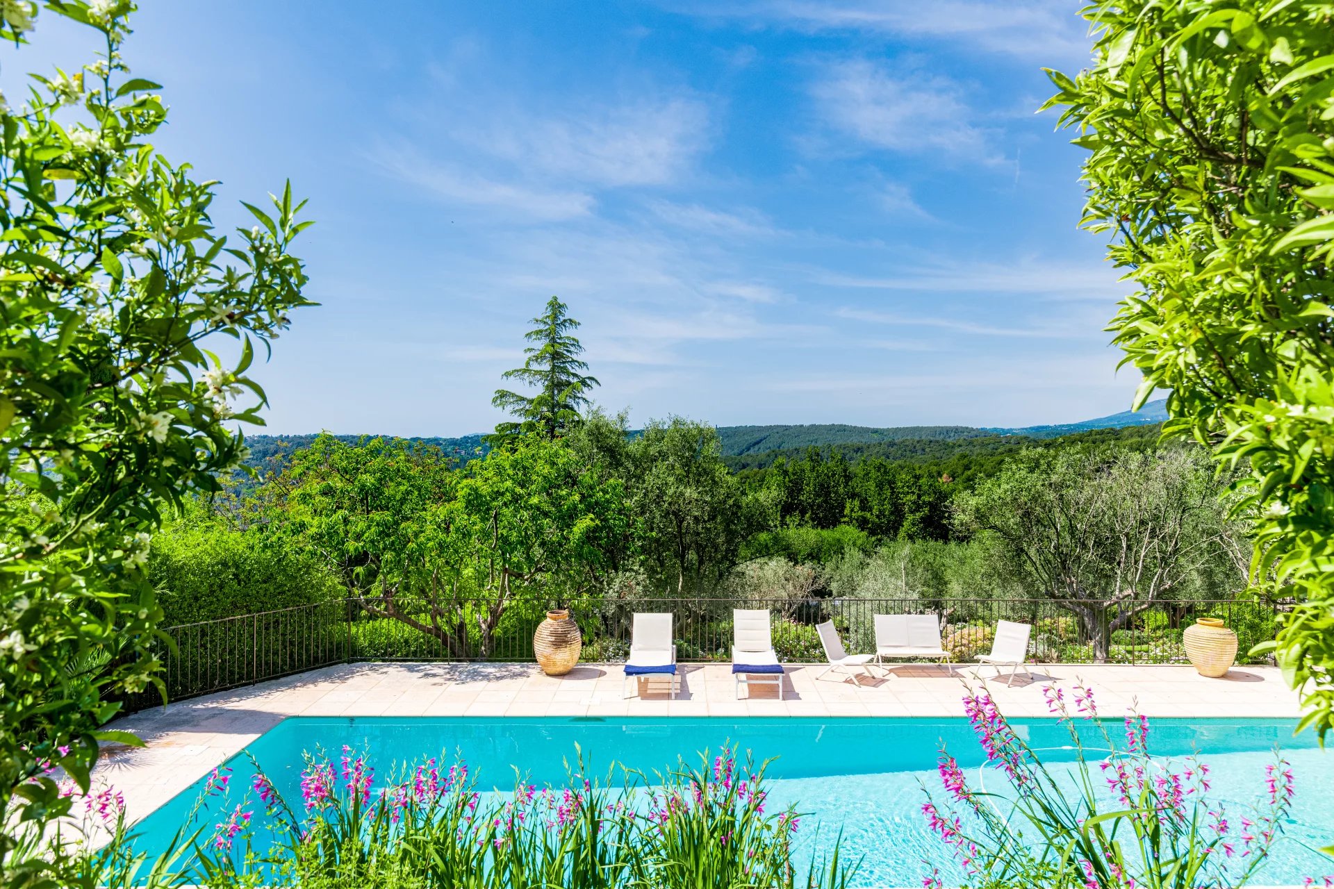 Villa til salg med projekt ved St Paul de Vence