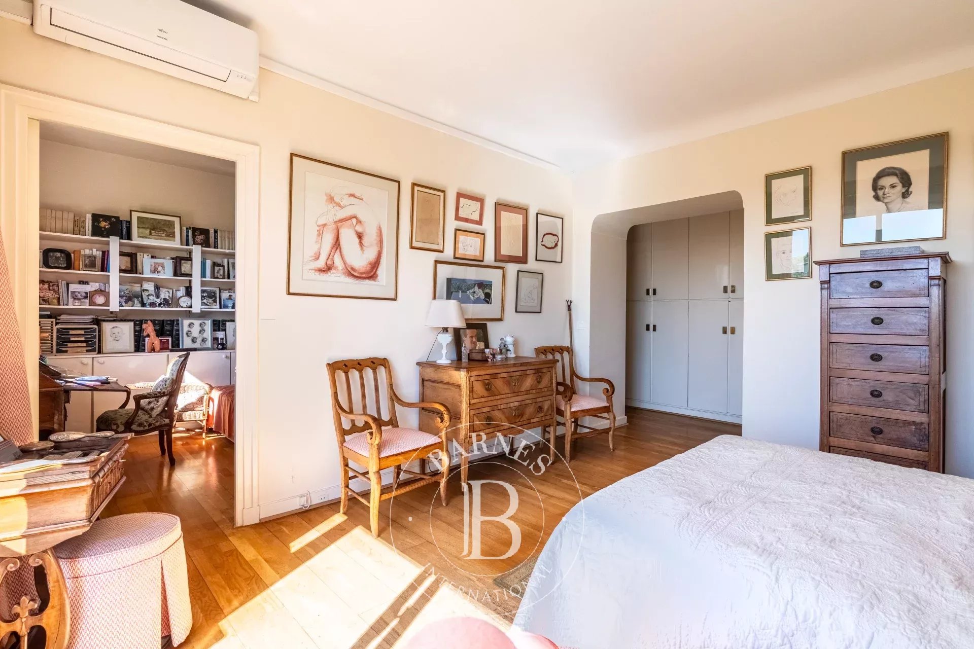 Exclusive listing - 2 or 3-bed apartment - Top floor - Same-level terrace - picture 11