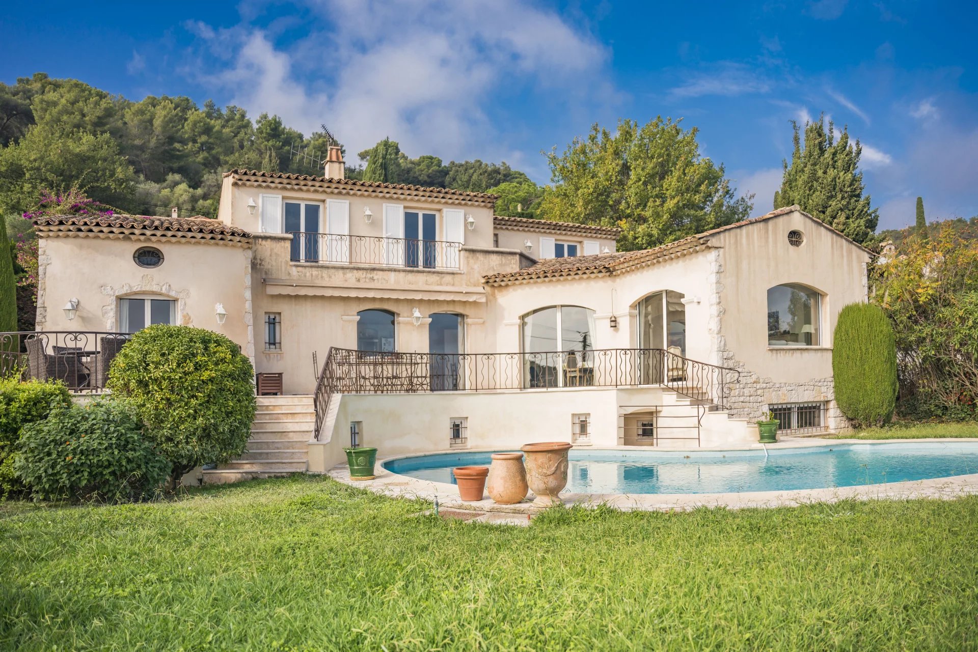 Qlistings - 5 Bedrooms - Villa - Alpes-Maritimes - For Sale - 9170 Property Image