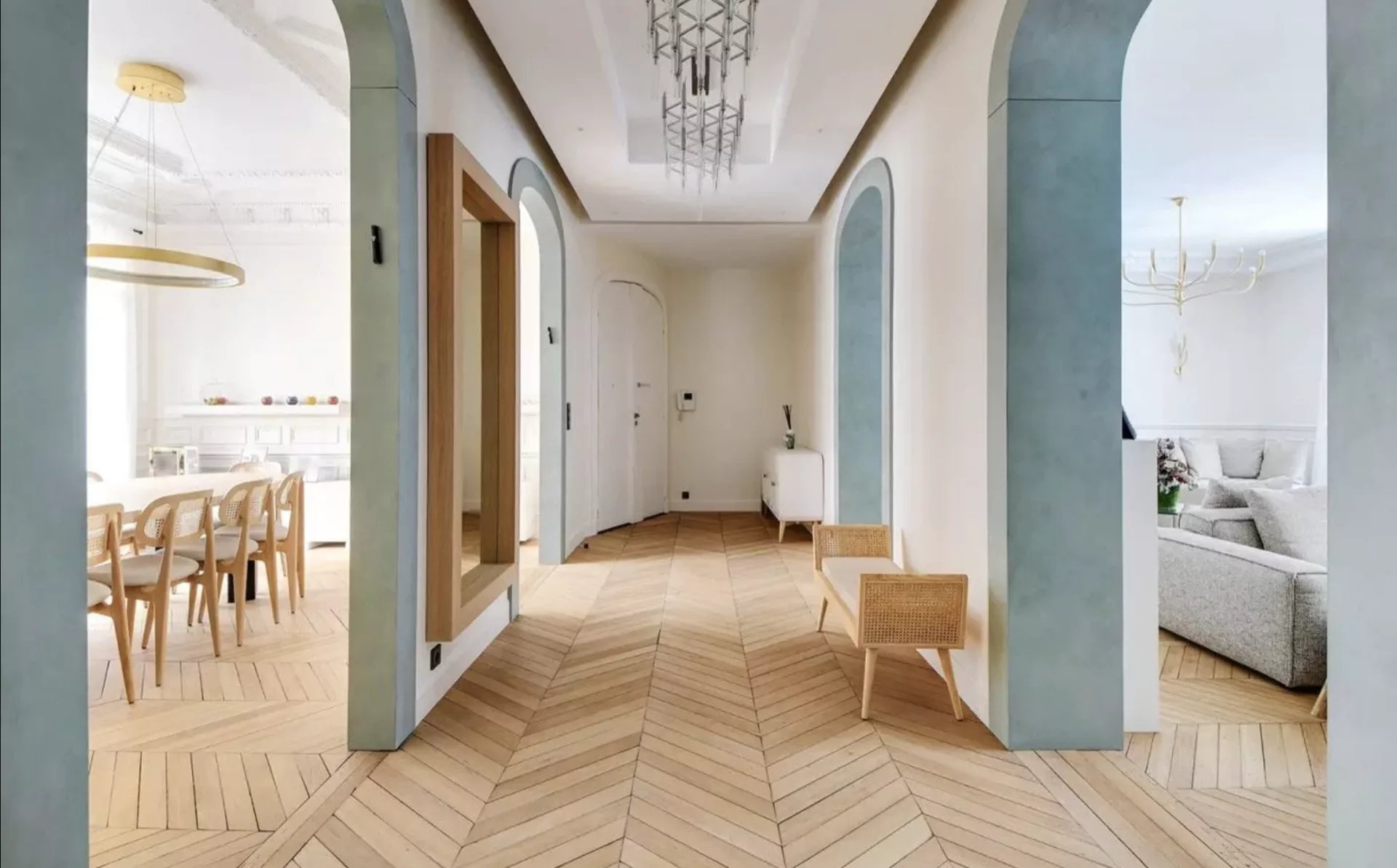 Appartement 7 pièces - Image Array