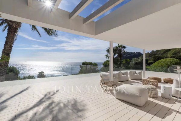 Luxury Villa Es Cubells: Seafront Family Estate with Private Cove — photo 2