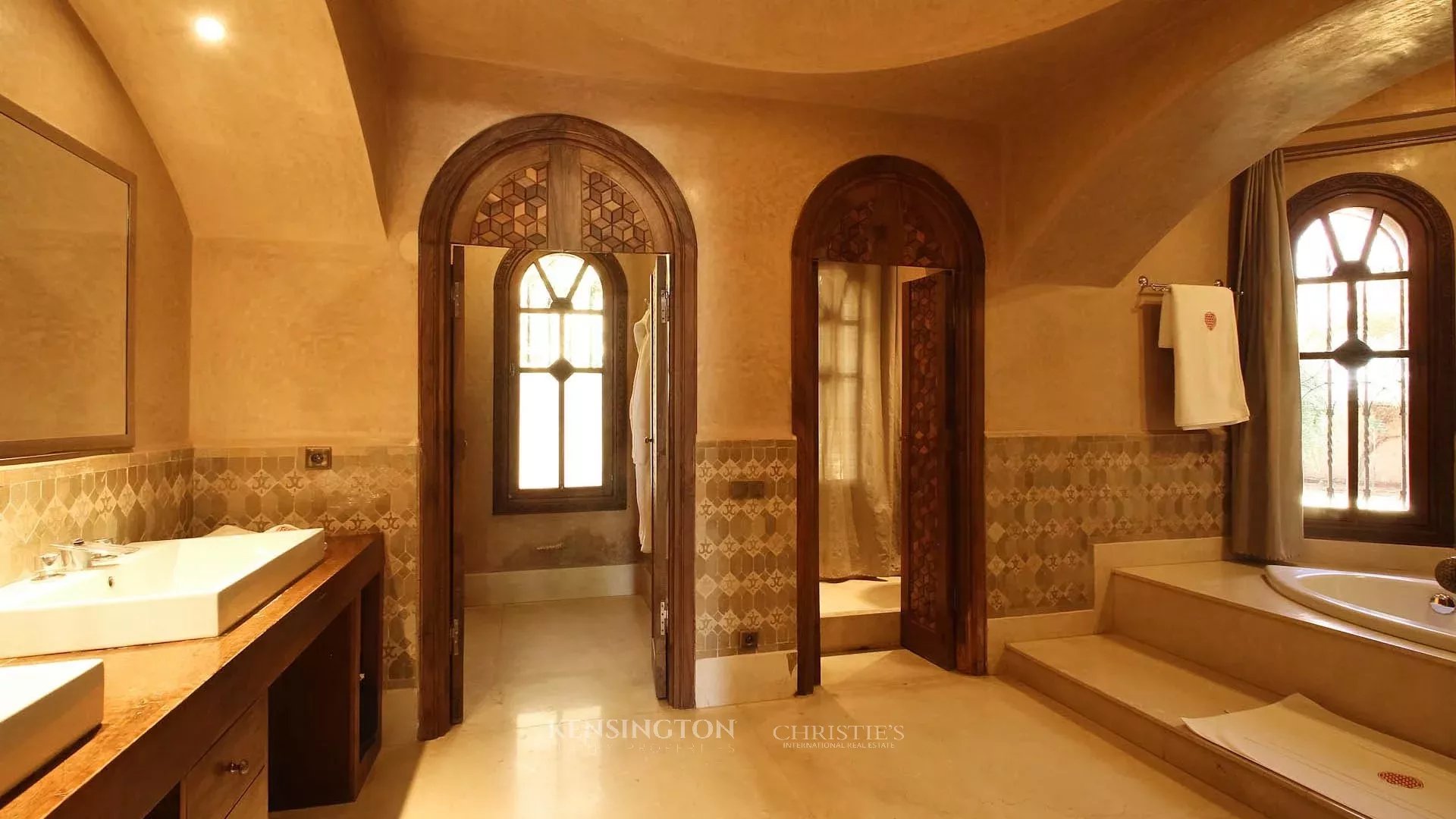 8 Bedroom Villa/Townhouse's Image 18