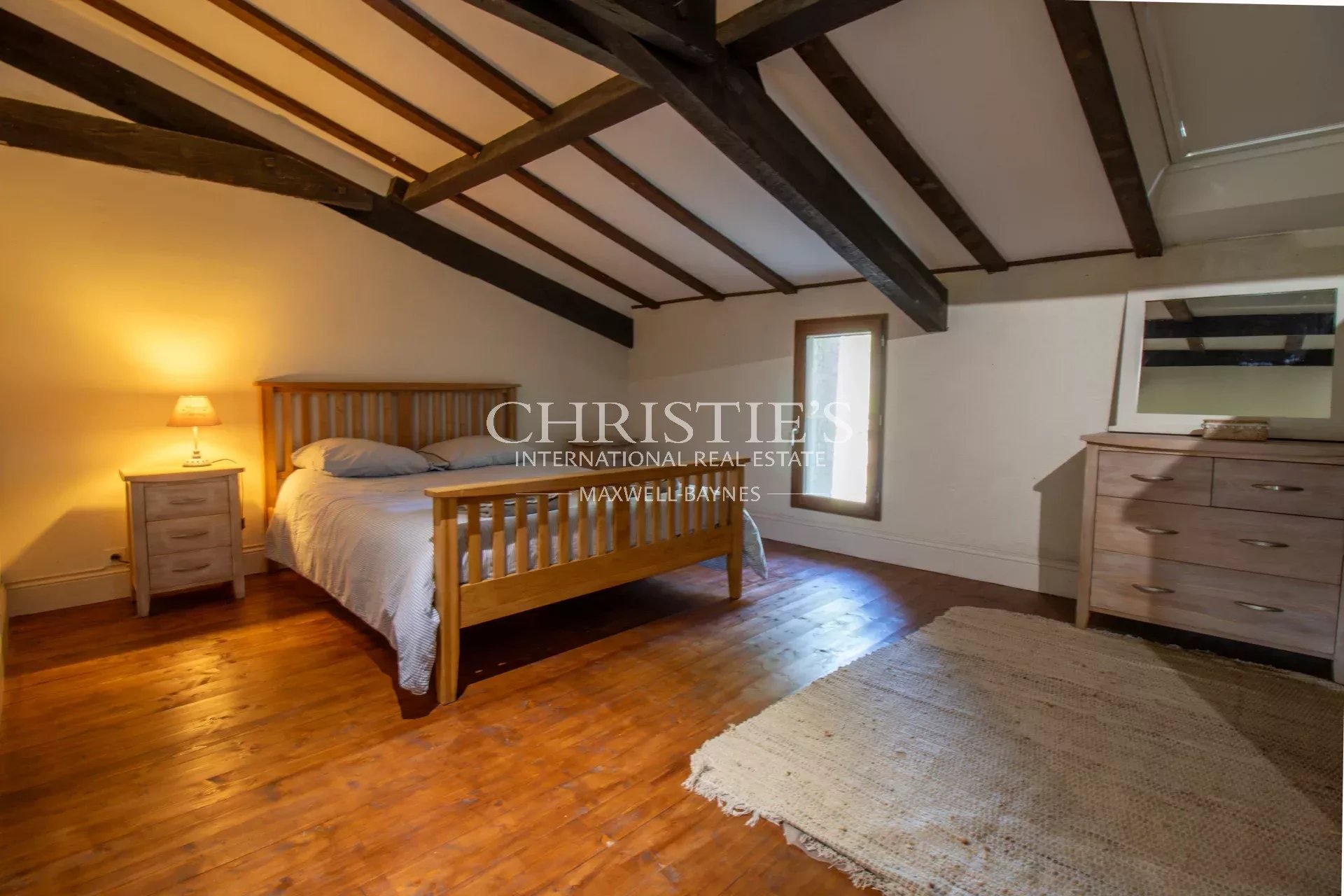 6 Bedroom Villa/Townhouse's Image 12