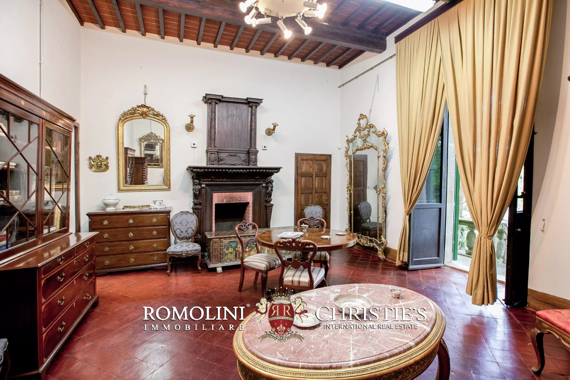 6 Bedroom Villa/Townhouse's Image 21