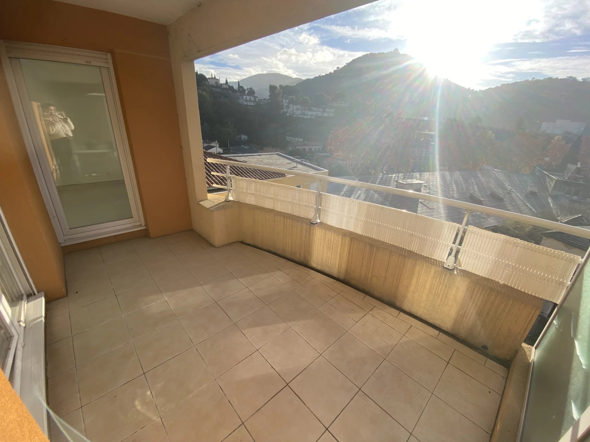 Beau 2p de 40.92 m² + terrasse de 7.56 m² + 1 park