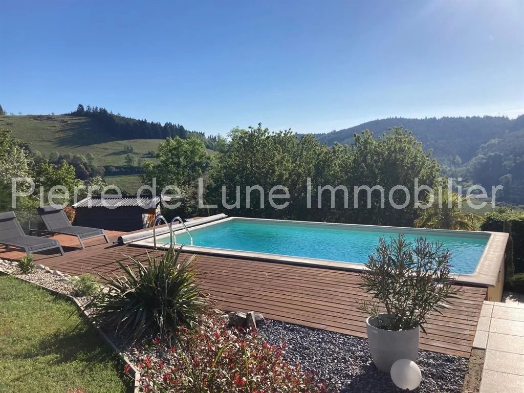 Beaujolais, piscine et vue