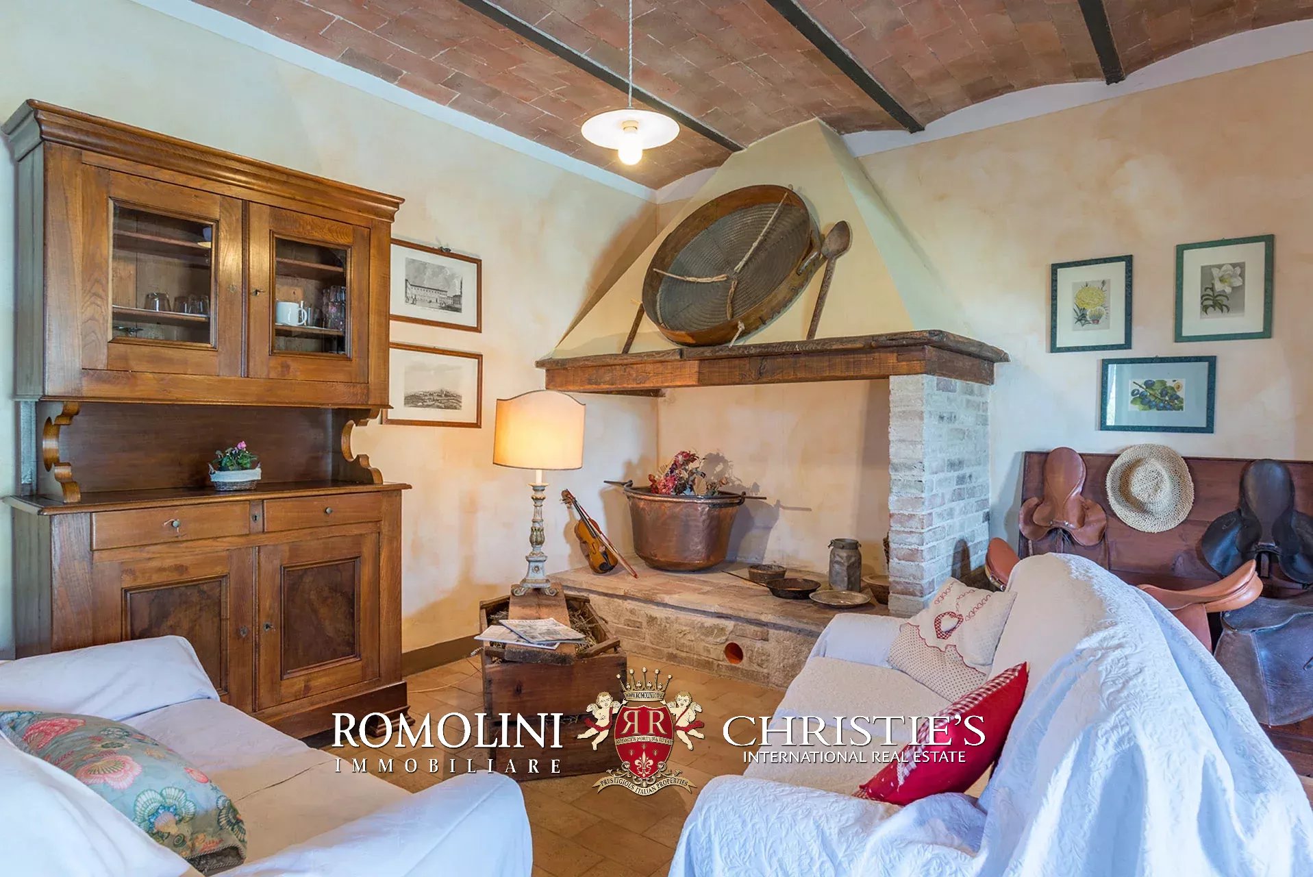 10 Bedroom Villa/Townhouse's Image 22