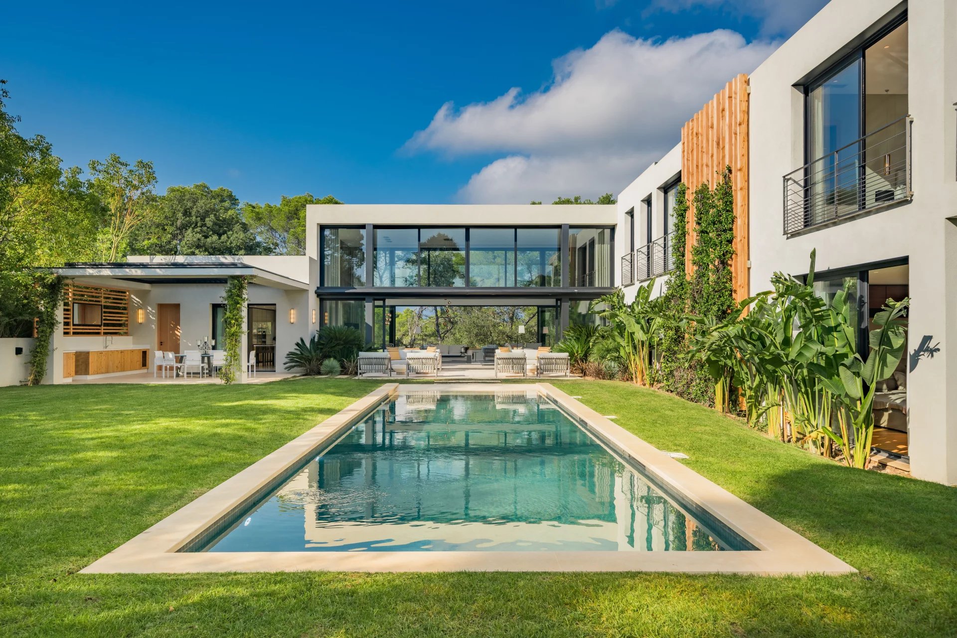 Qlistings - 6 Bedrooms - Villa - Alpes-Maritimes - For Sale - 10729 Property Image