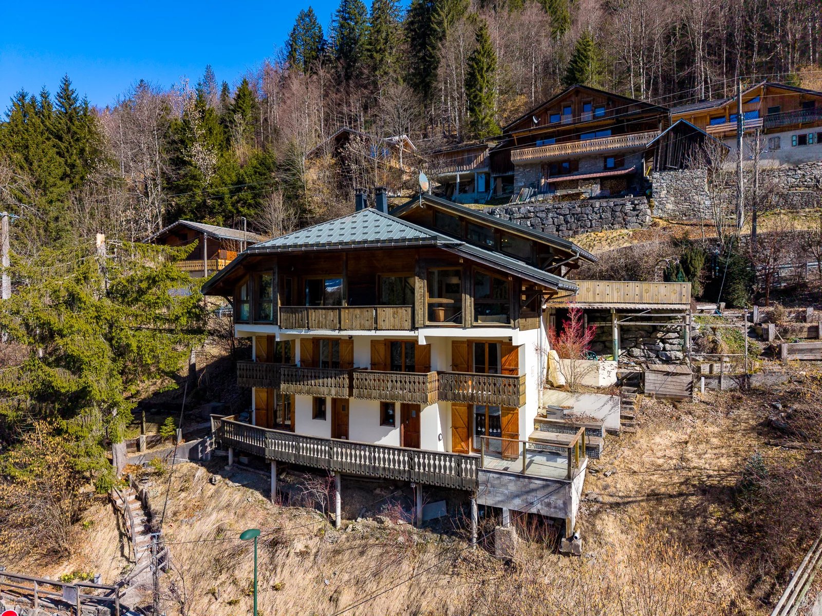 Photo of MORZINE - Ski-in ski-out chalet with renovation potential