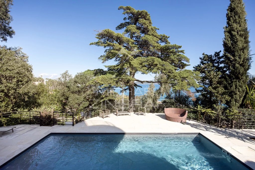 Villa for sale in Cannes — Luxury Villa Cannes Californie | 6-Bed Family Estate with Sea Views