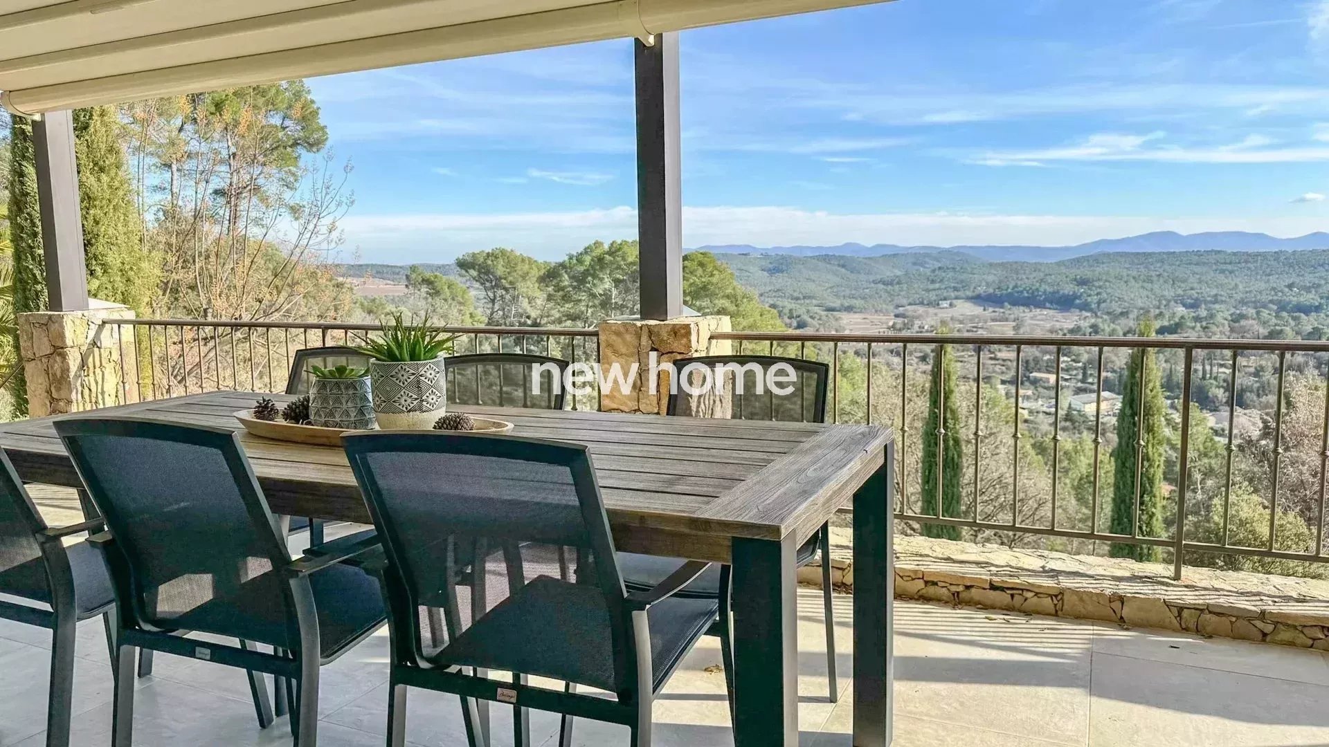 Magnifique villa avec vue panoramique à Lorgues