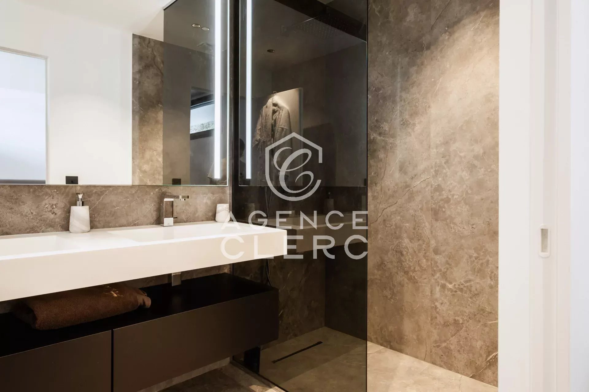 4 Bedroom Villa/Townhouse's Image 43