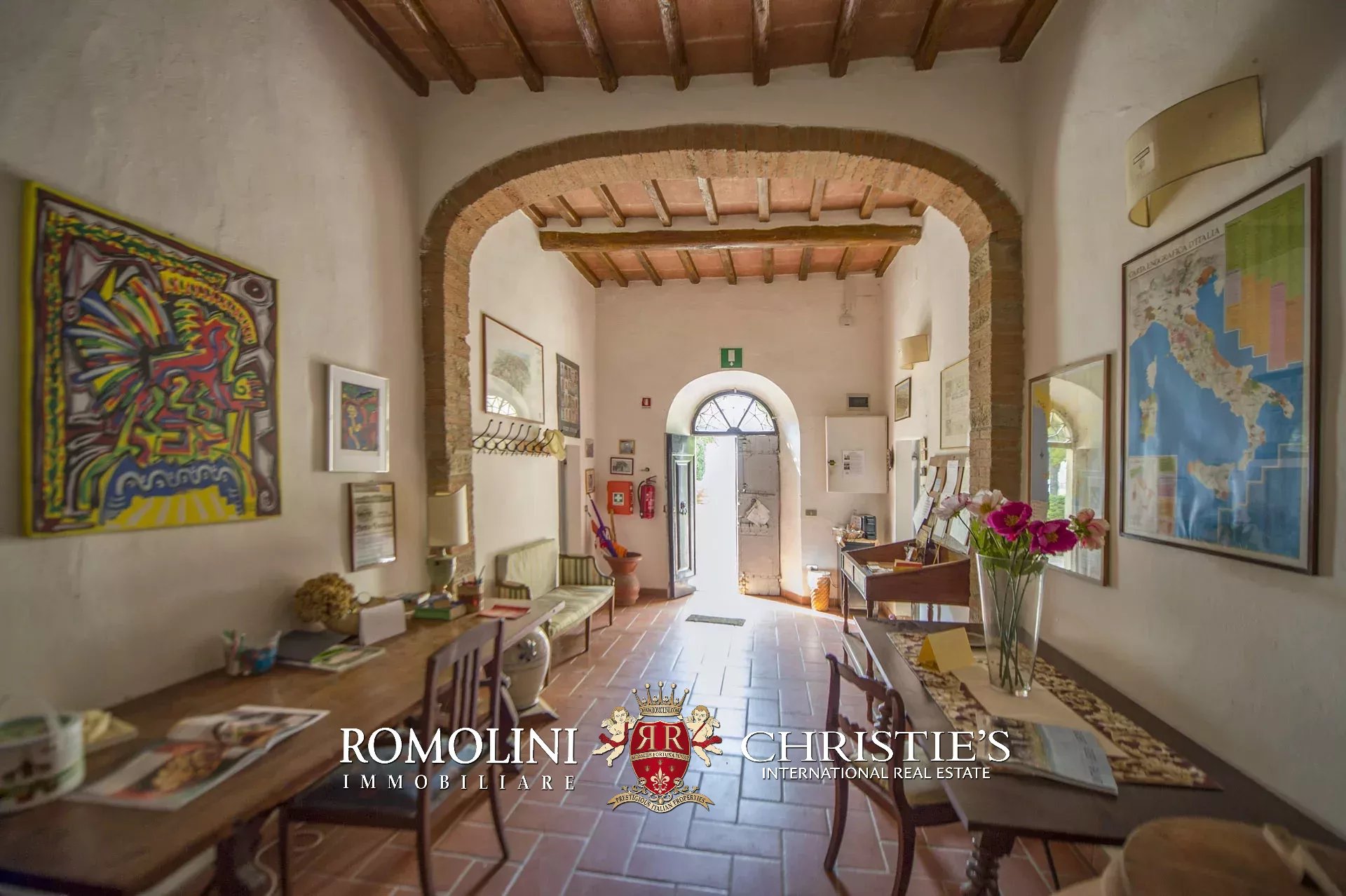17 Bedroom Vineyard's Image 81