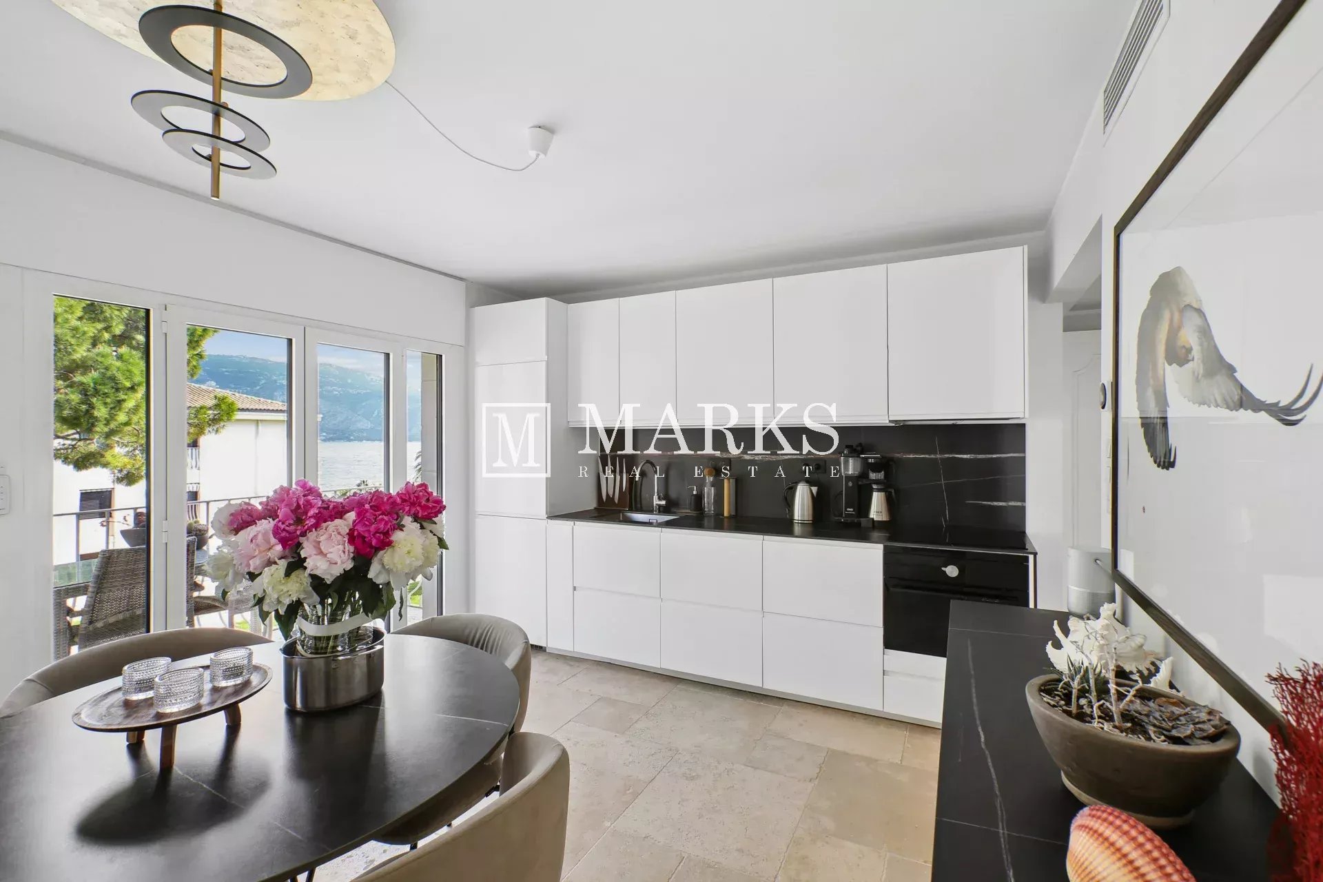 Appartement rénové au dernier étage avec vue mer à Saint-Jean - Photo 3