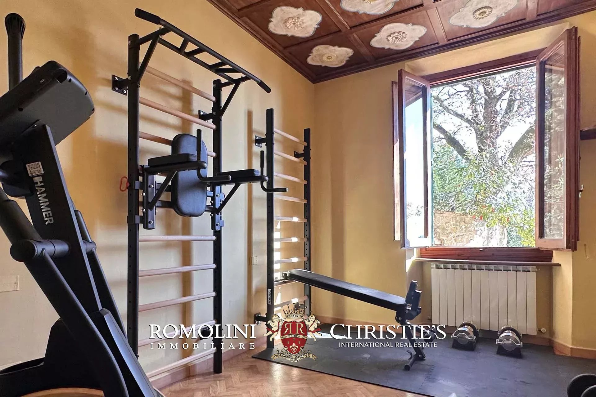 6 Bedroom Villa/Townhouse's Image 17