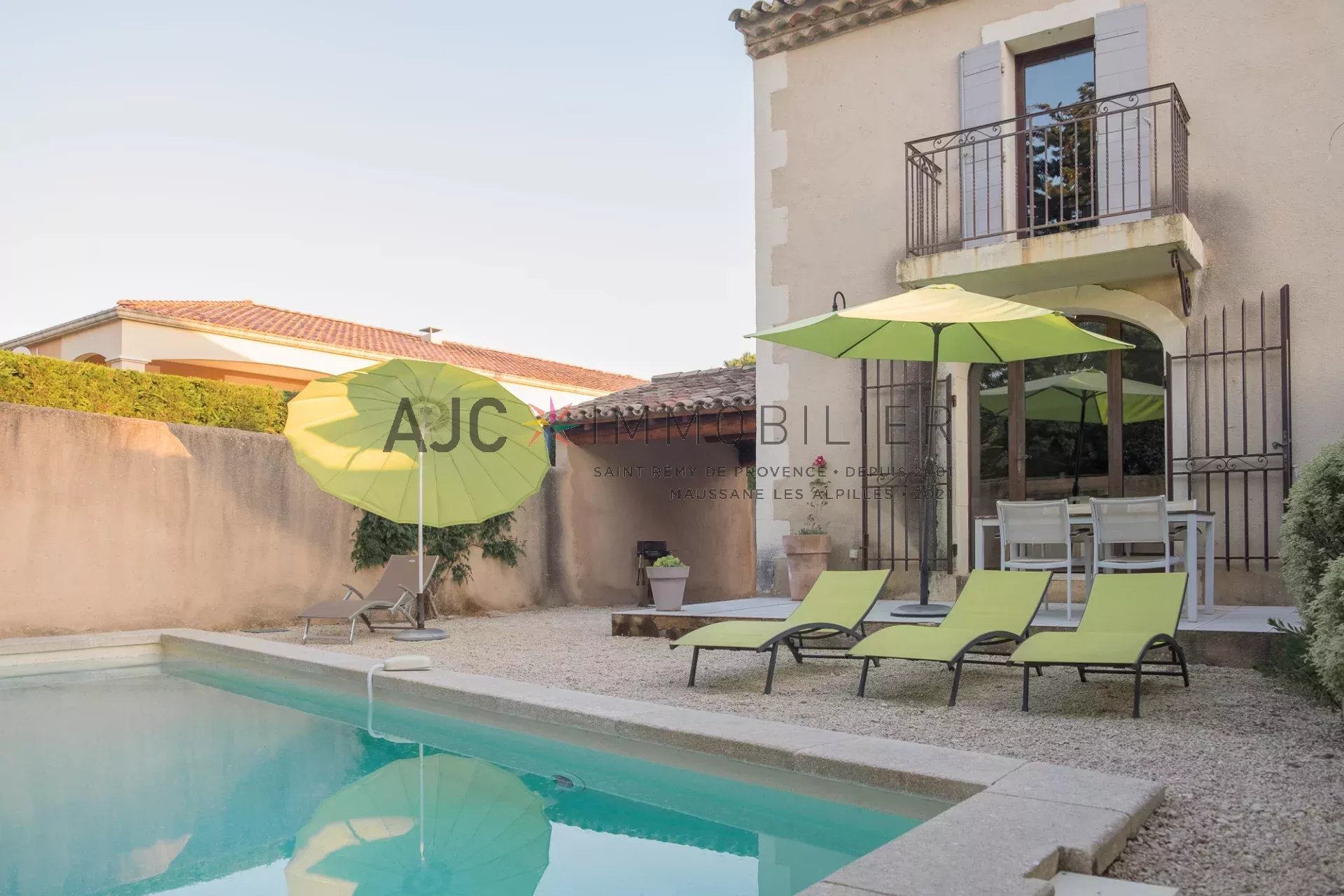 MAISON T3 - MEUBLEE AVEC PISCINE