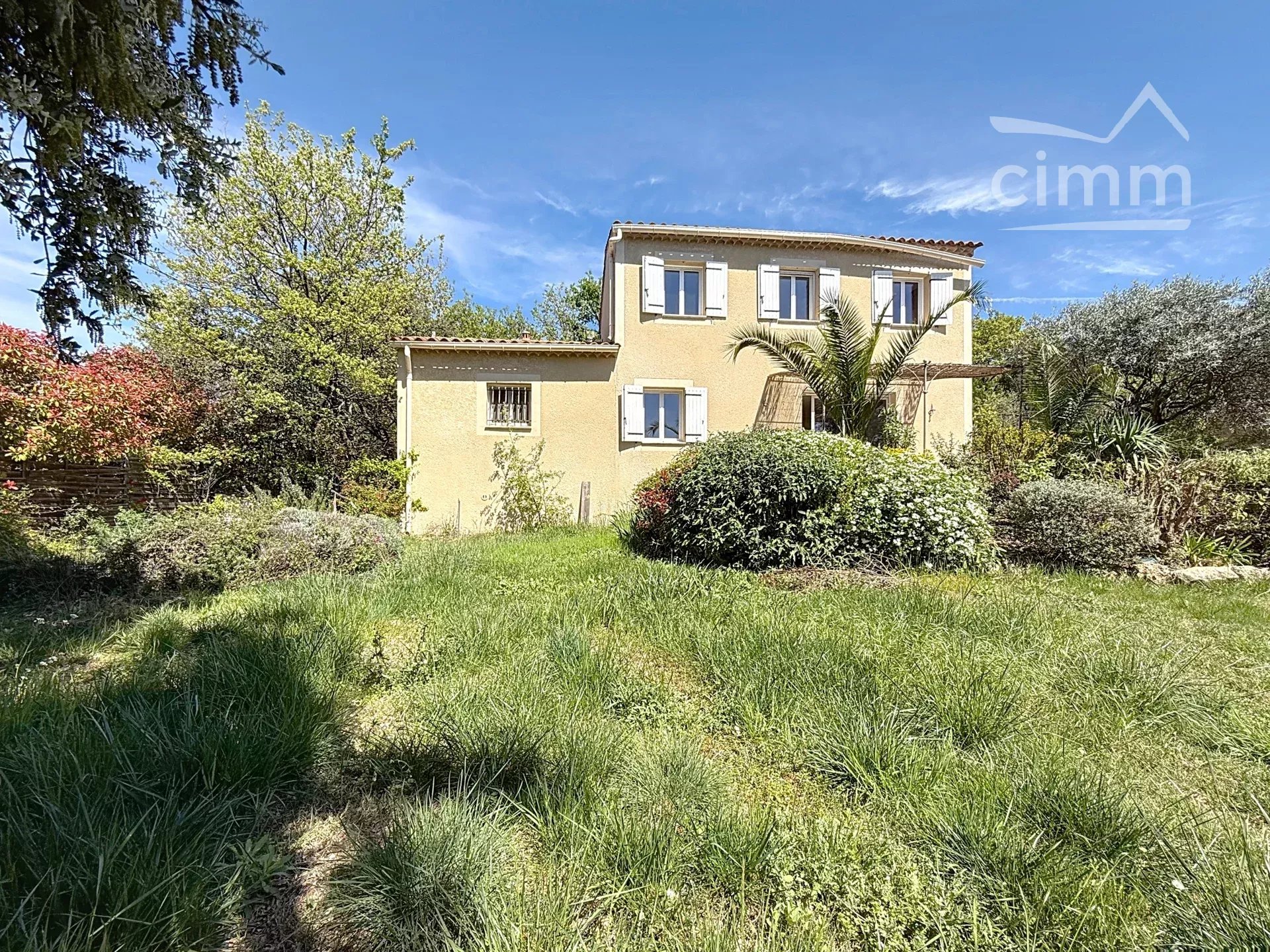 villa de campagne avec terrain clos