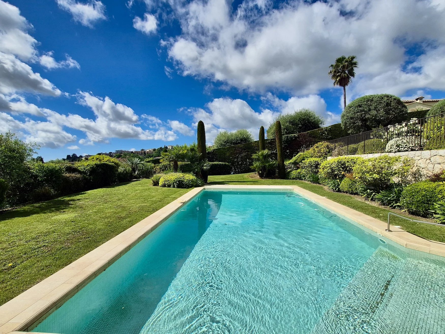 Image of Villa - 4 Bedrooms for Sale in Alpes-Maritimes-Vence-France, Image 3