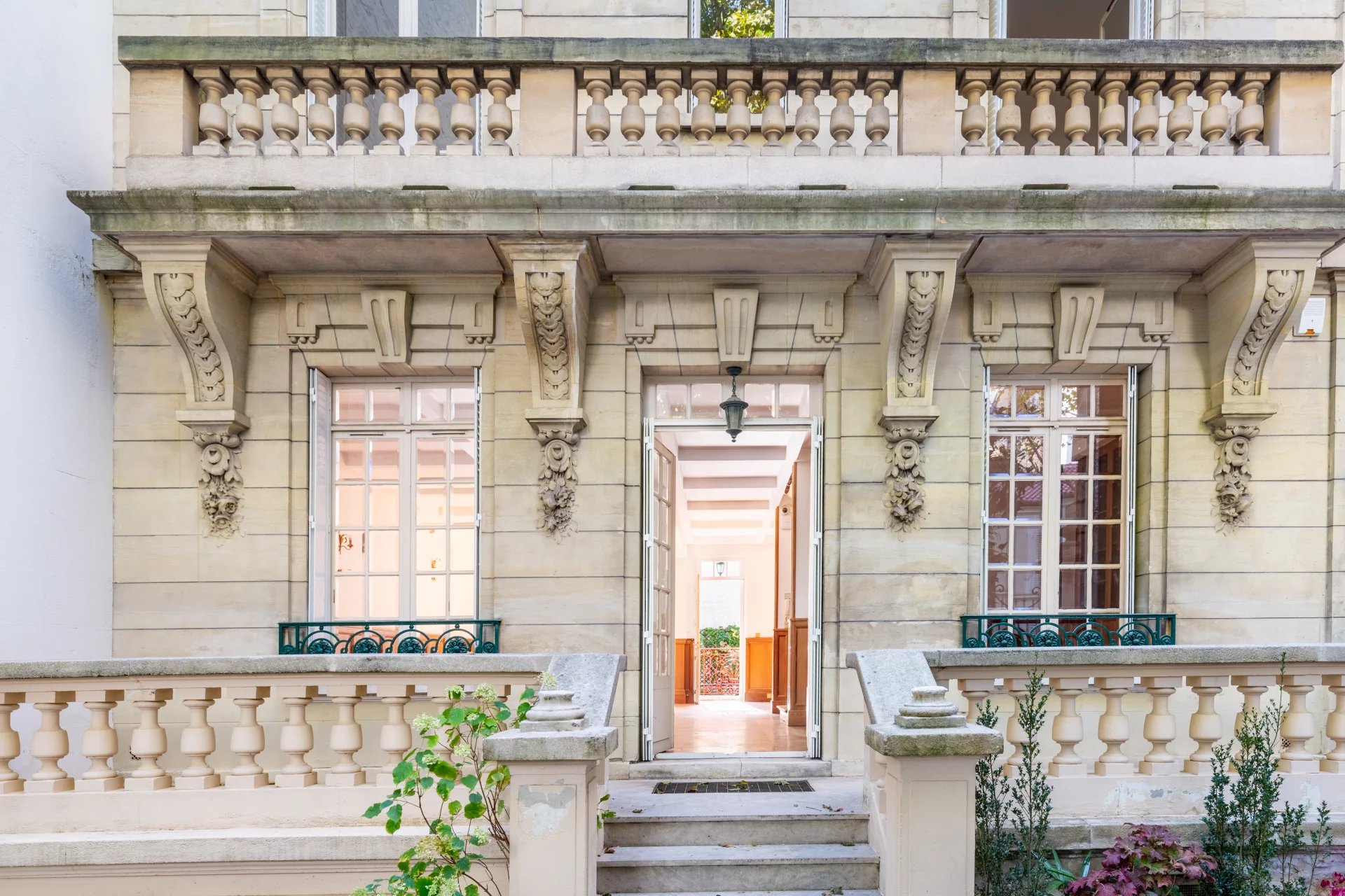 HÔTEL PARTICULIER – NEUILLY- SABLONS