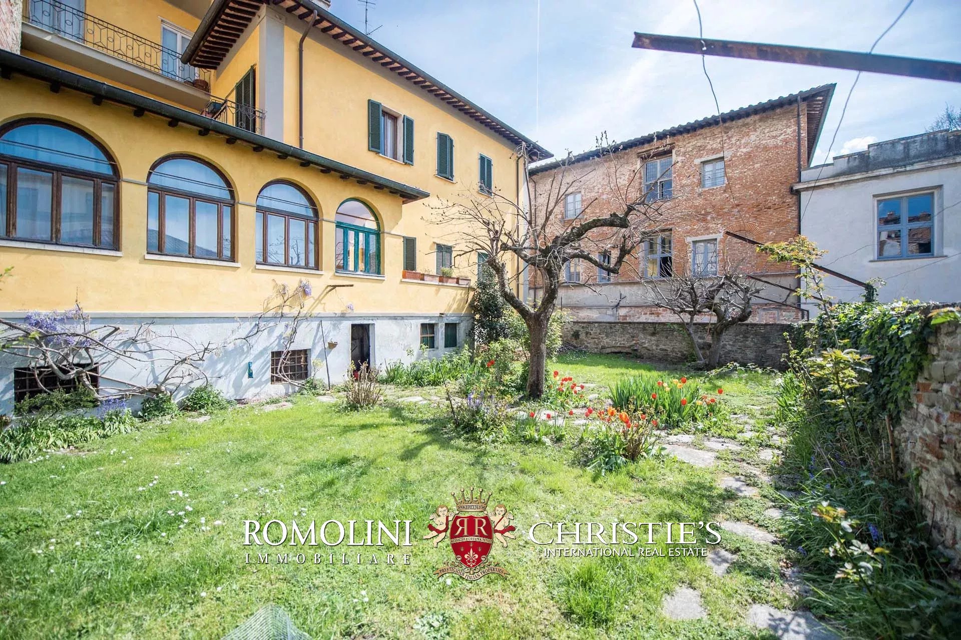 4 Bedroom Villa/Townhouse's Image 4