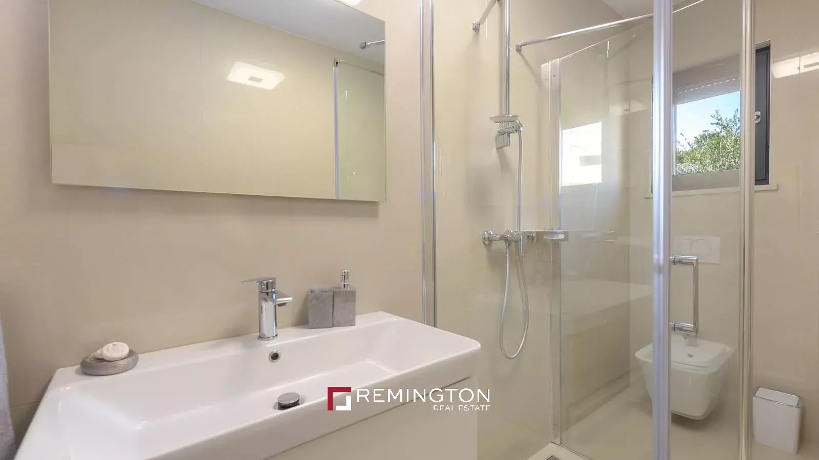 4 Bedroom Villa/Townhouse's Image 4