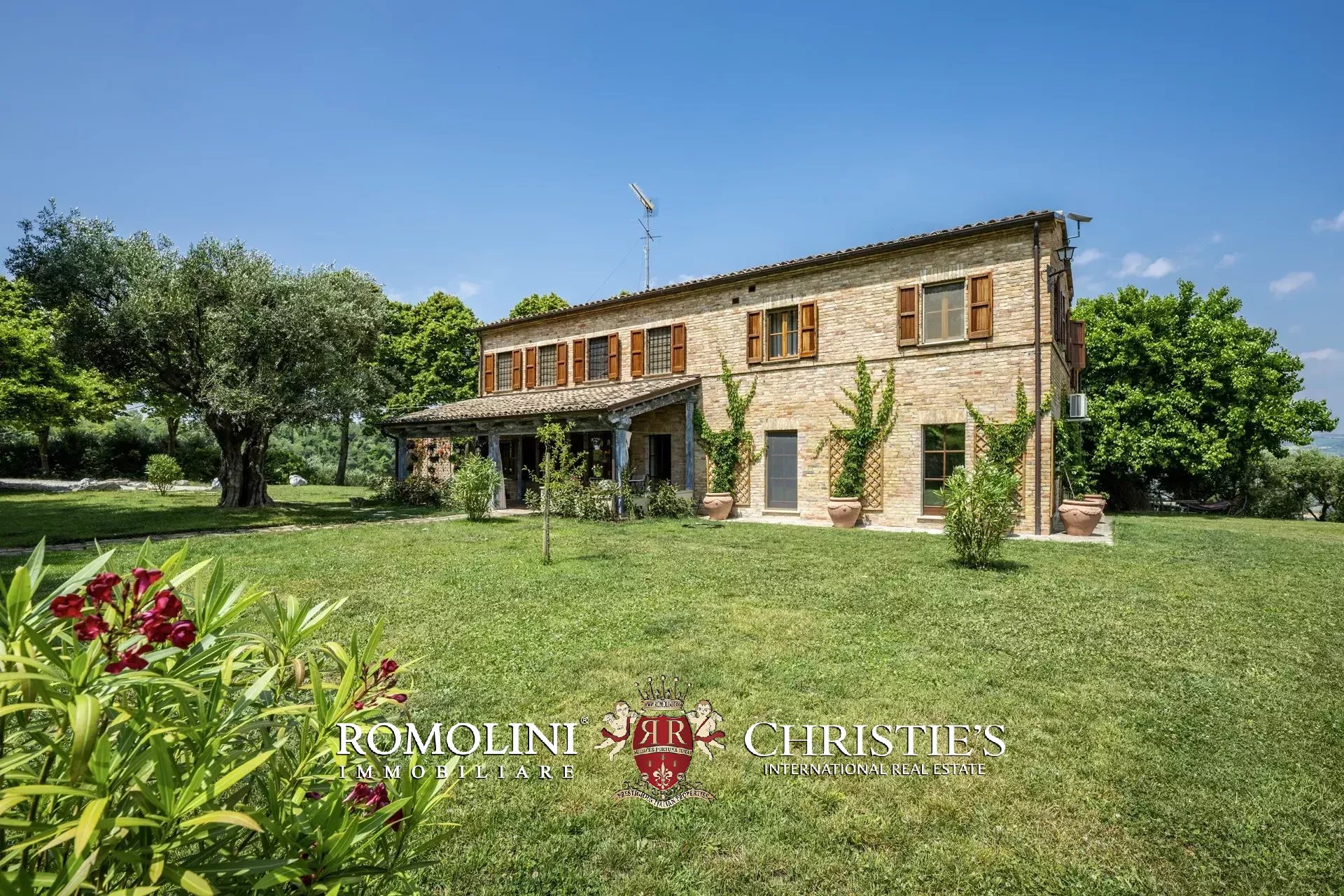 4 Bedroom Villa/Townhouse's Image 12