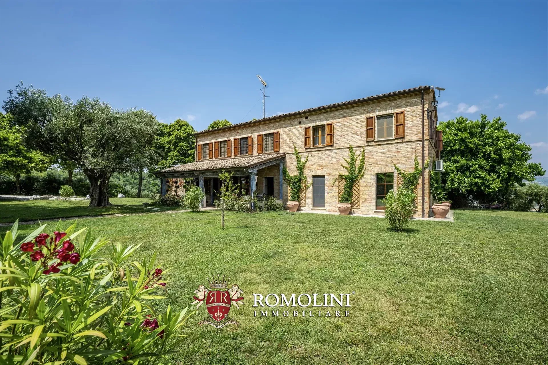 4 Bedroom Villa/Townhouse's Image 12