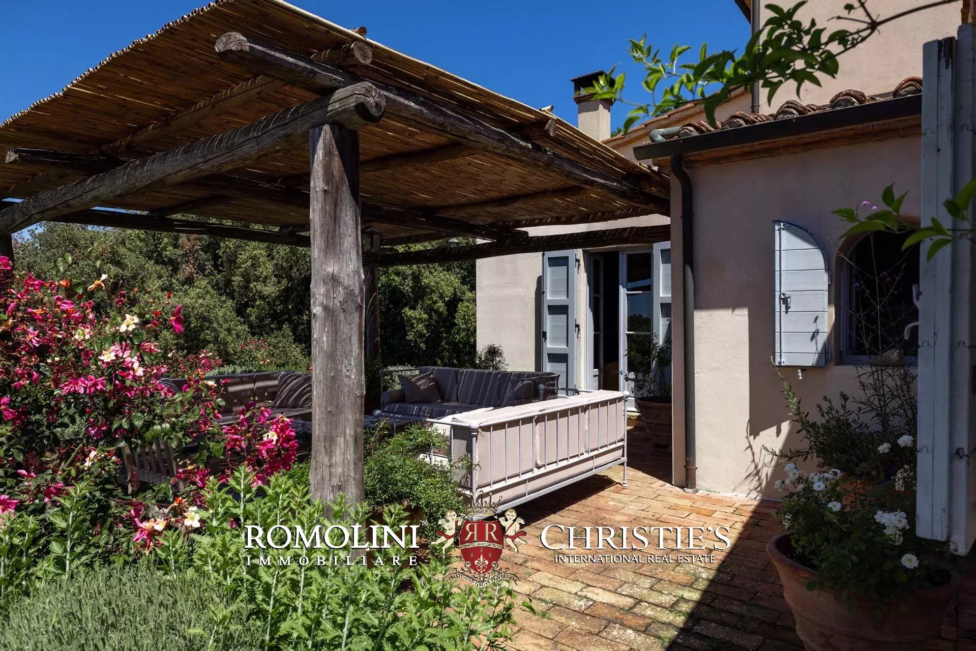 EQUESTRIAN SEA VIEW WINE ESTATE WITH VINEYARDS FOR SALE CLOSE TO BOLGHERI, TUSCANY