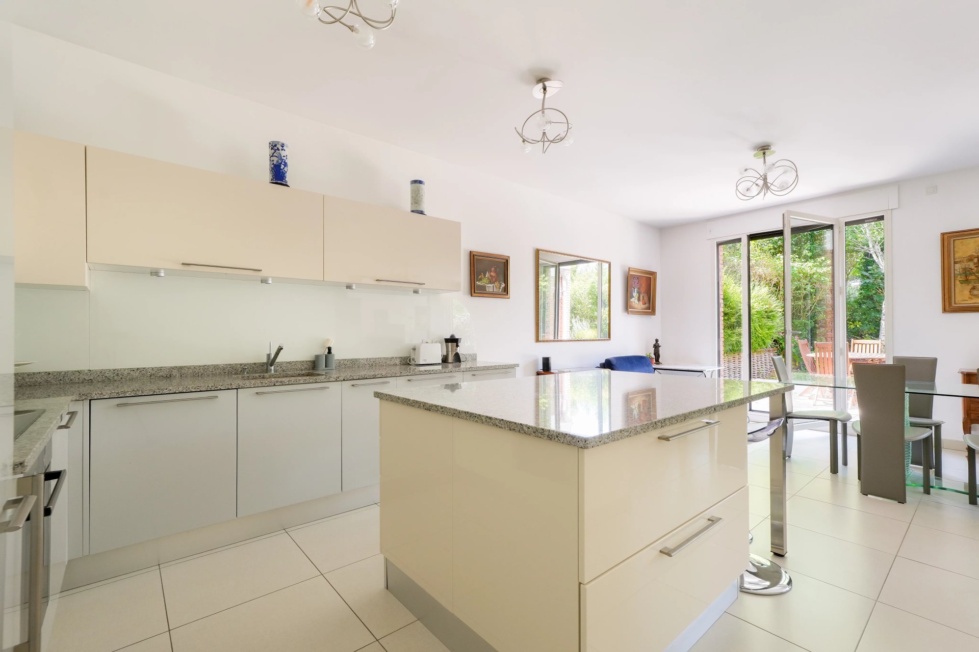 3 Bedroom Apartment/Flat's Image 5