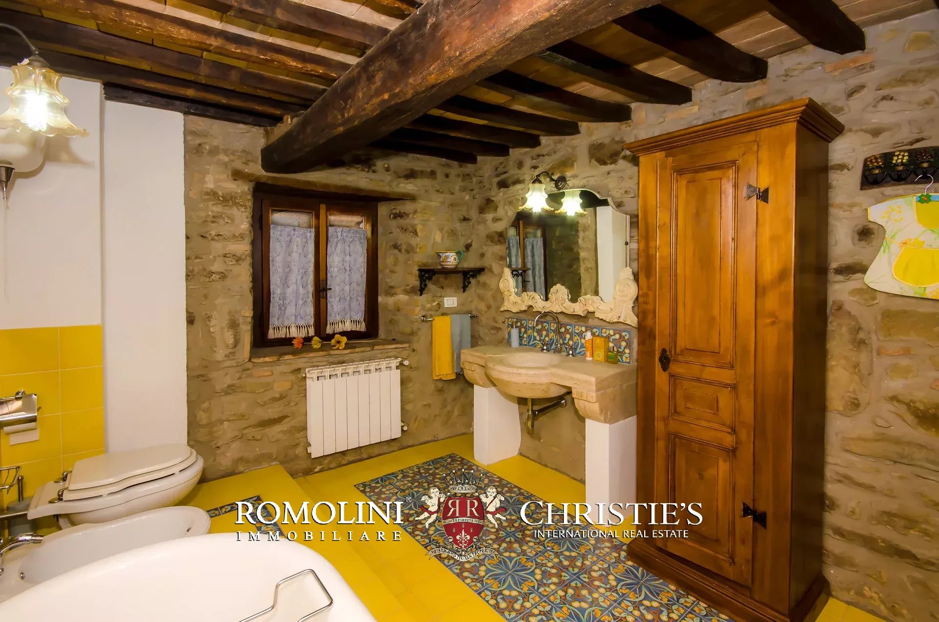 11 Bedroom Villa/Townhouse's Image 25