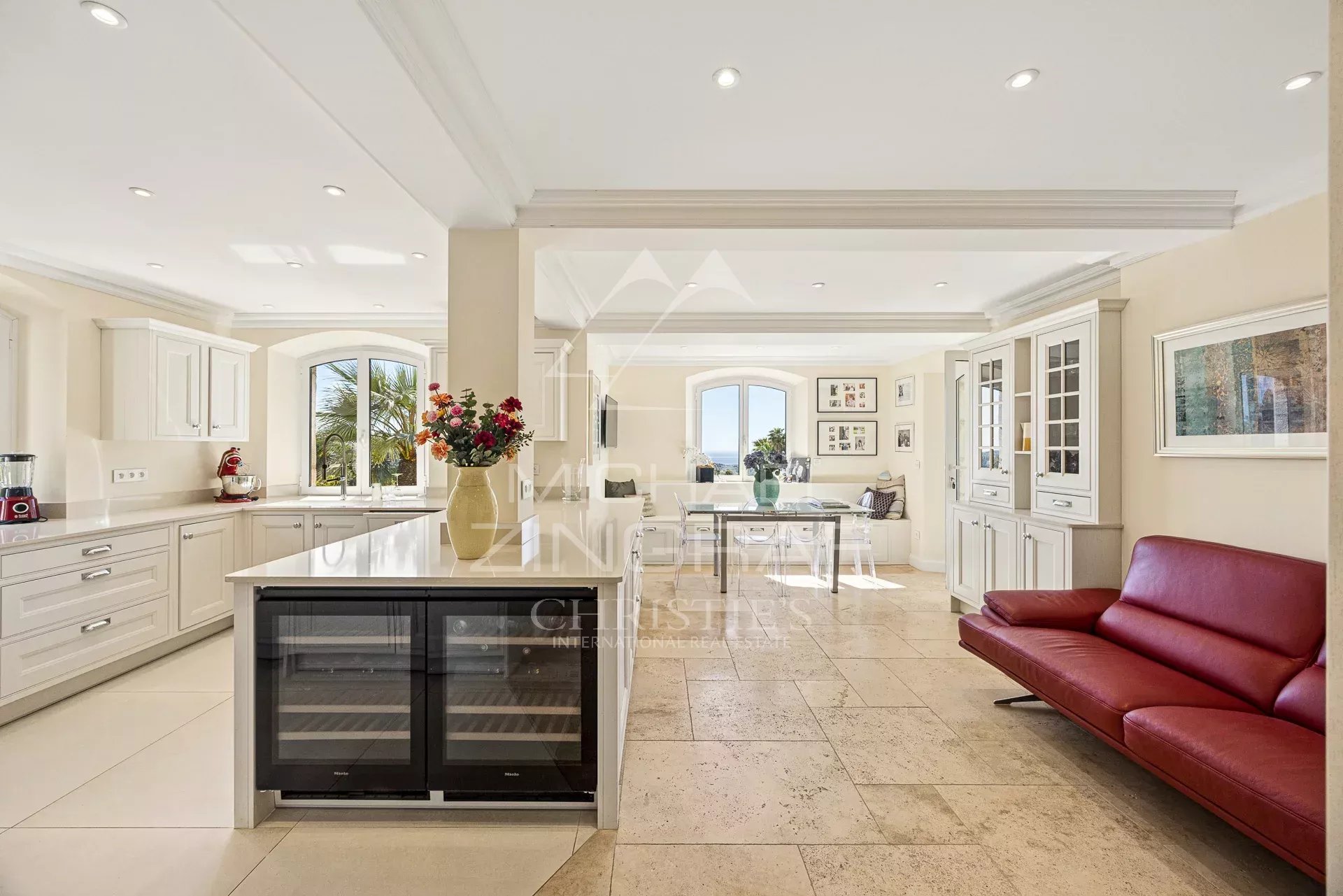 7 Bedroom Villa/Townhouse's Image 6