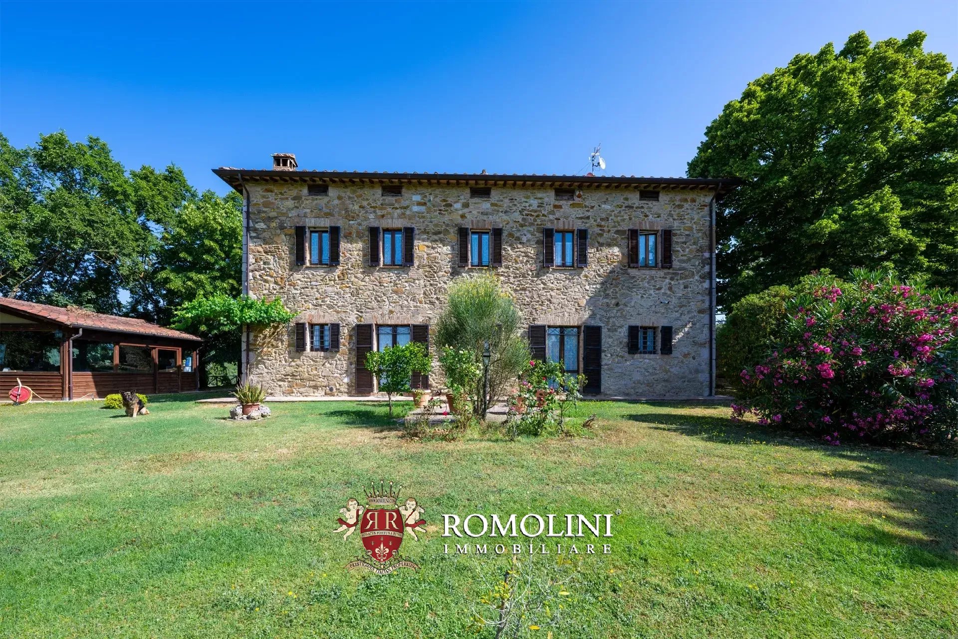 5 Bedroom Villa/Townhouse's Image 7