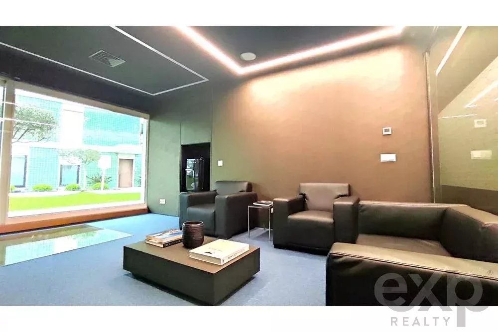 5 bedroom private condominium swimming pool parking lots 85506123 image 8