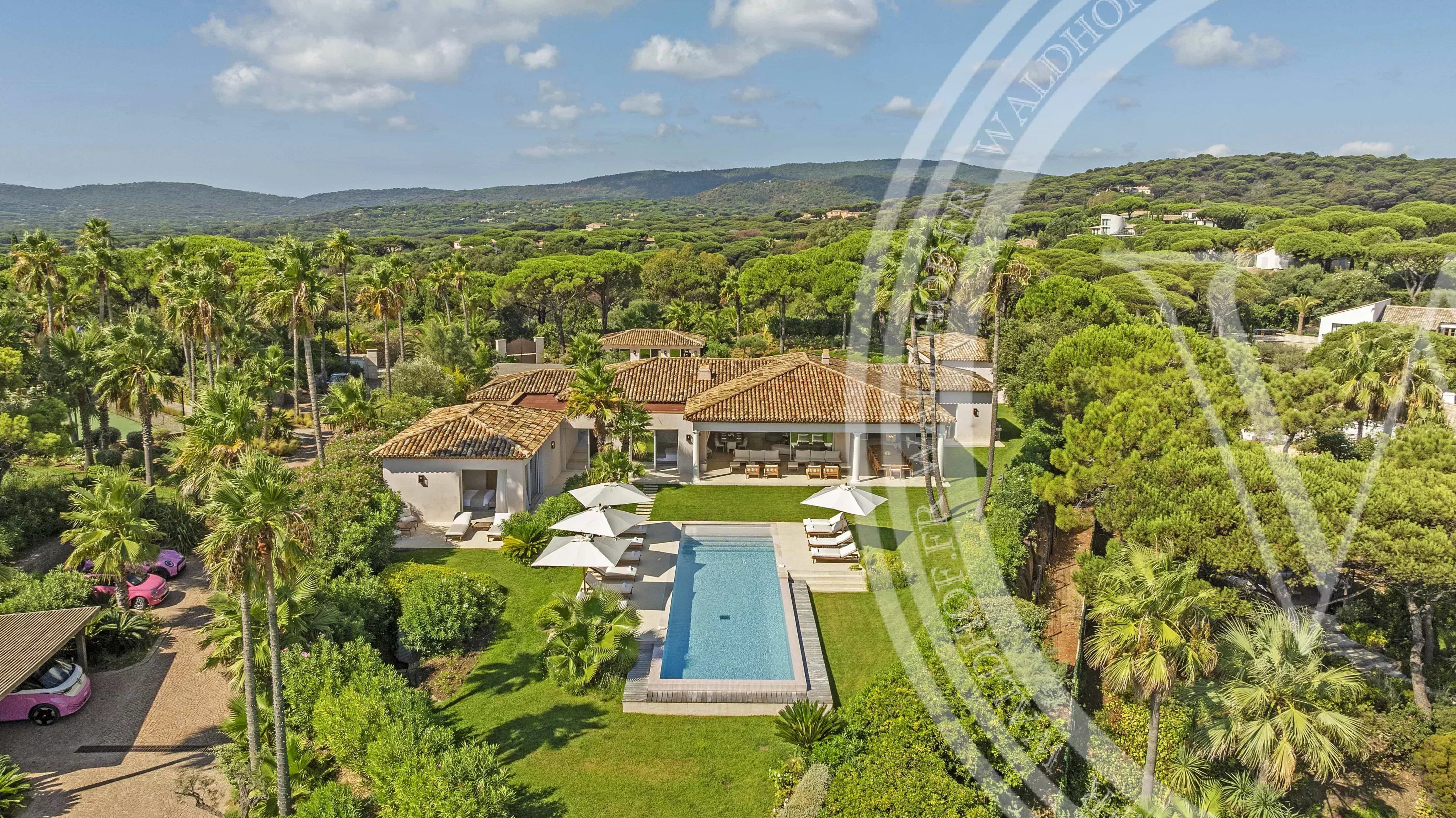 Chic Villa Retreat in Saint-Tropez with Pool, Gardens and Steps to Beach Clubs