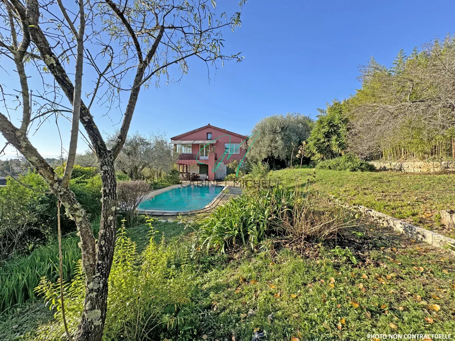 06650 LE ROURET VILLA