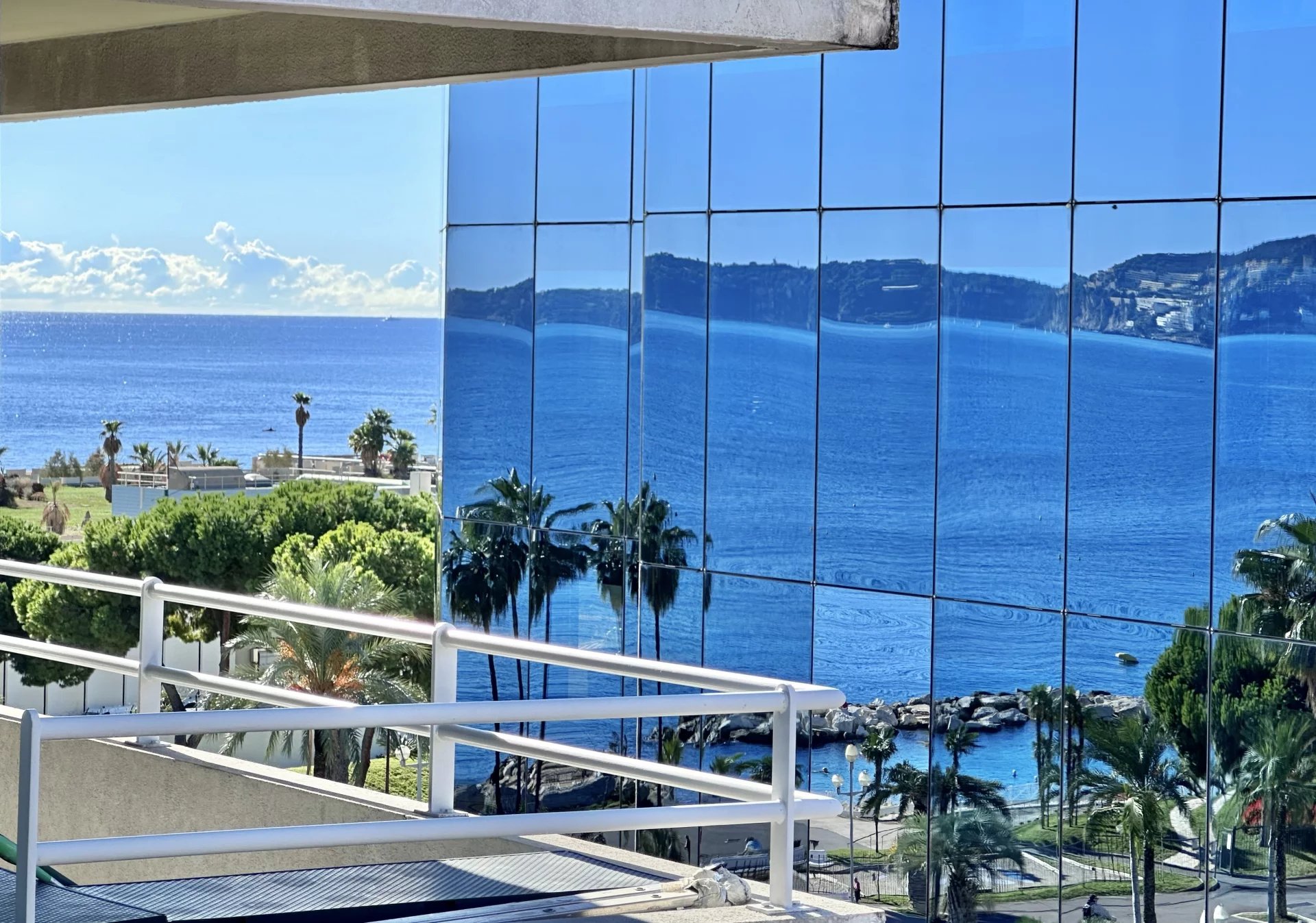 Nice / California - 2-room apartment - Perfect condition - Balcony with seaview